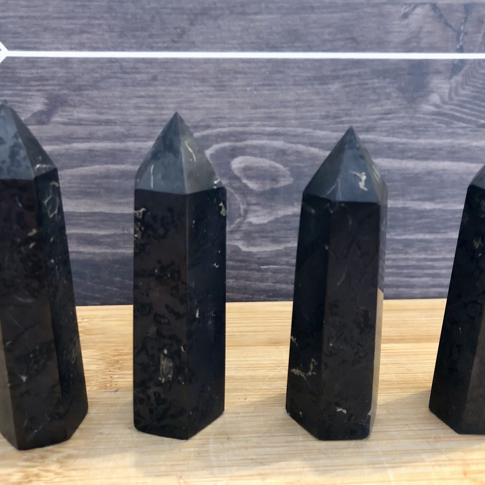 Tour de Shungite – Protection EMF, bien-être & équilibre énergétique- non polie