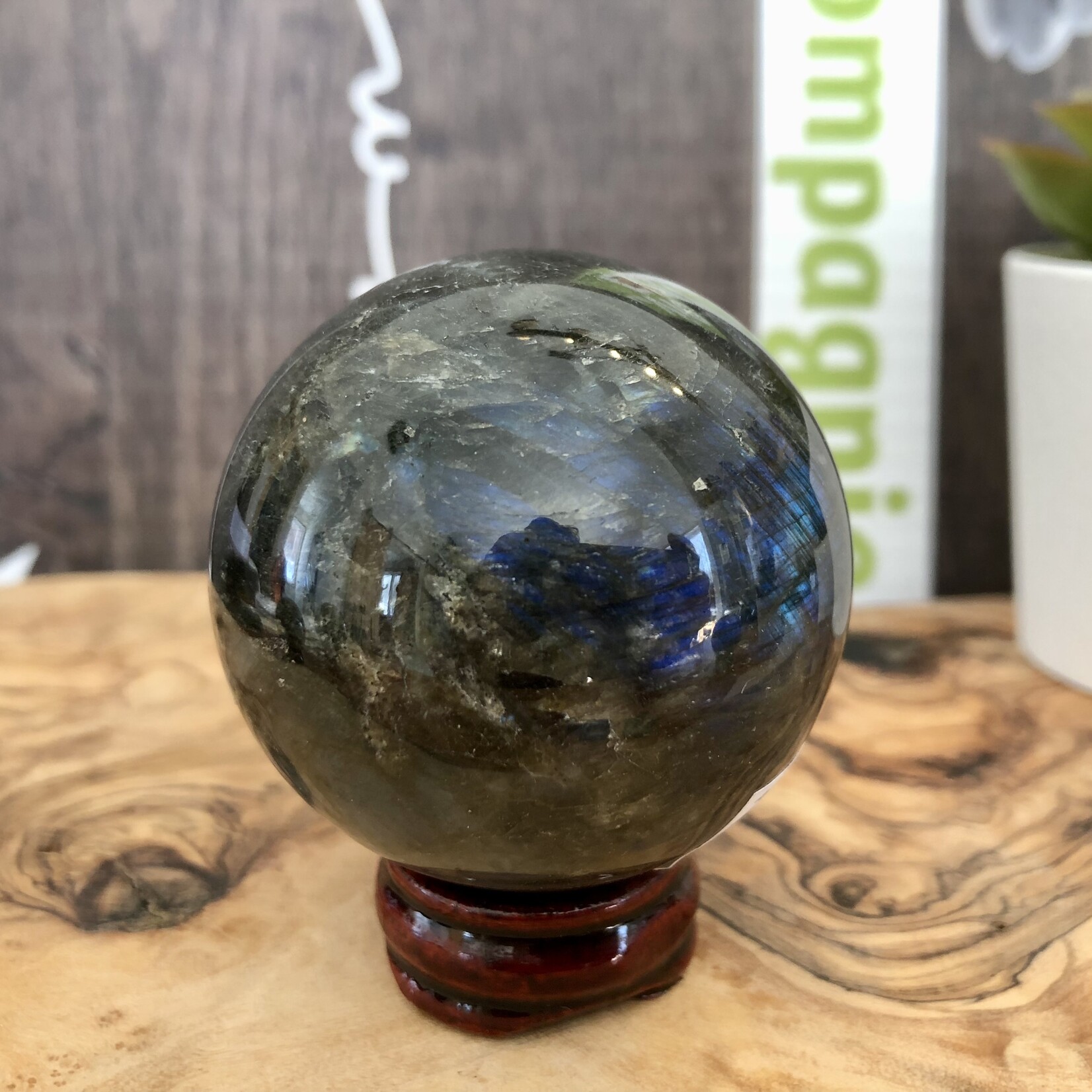 Sphère de labradorite captivante - Gemme transformationnelle protectrice de l'aura, bannit les peurs et les insécurités