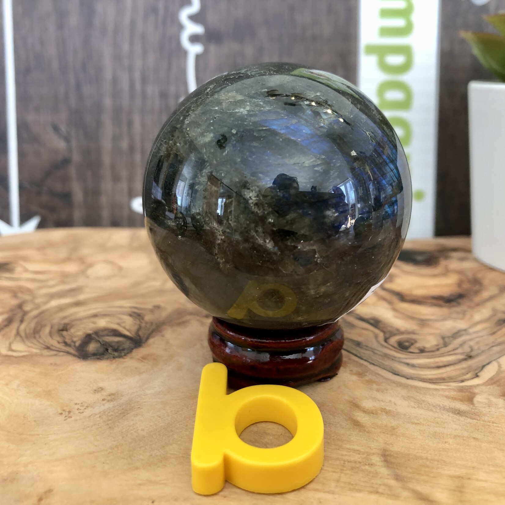 Sphère de labradorite captivante - Gemme transformationnelle protectrice de l'aura, bannit les peurs et les insécurités