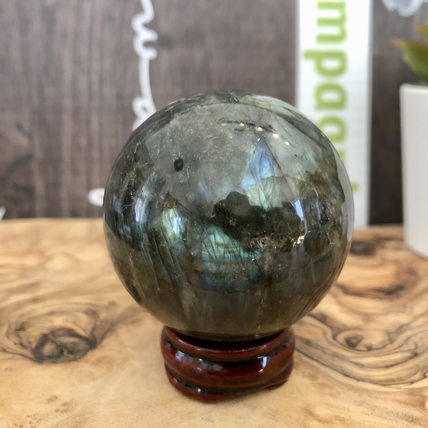 Sphère de labradorite captivante - Gemme transformationnelle protectrice de l'aura, bannit les peurs et les insécurités