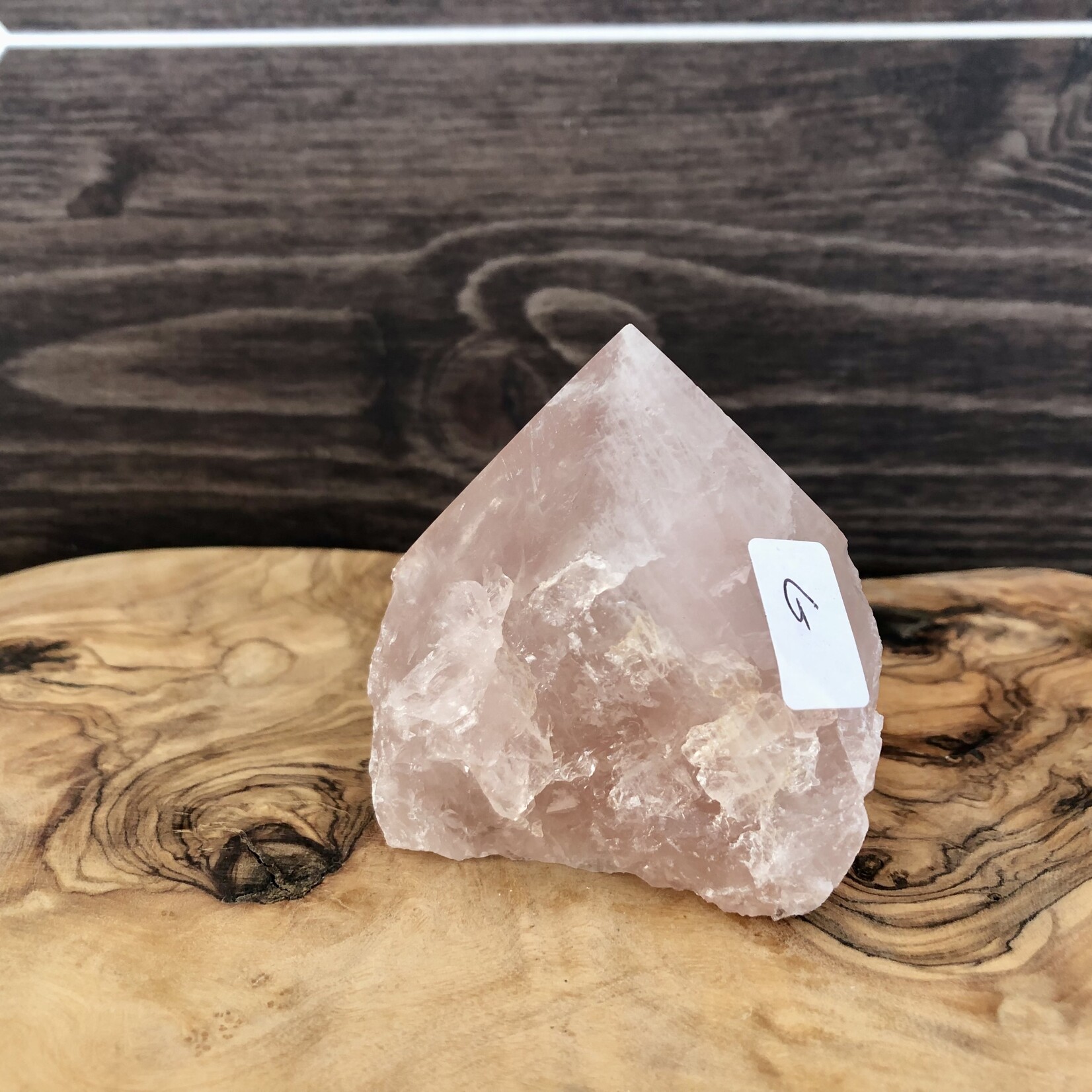 Pyramide en Quartz Rose Poli – Base Brute & Sommet Lisse – Amour, Guérison & Énergie d’Harmonie