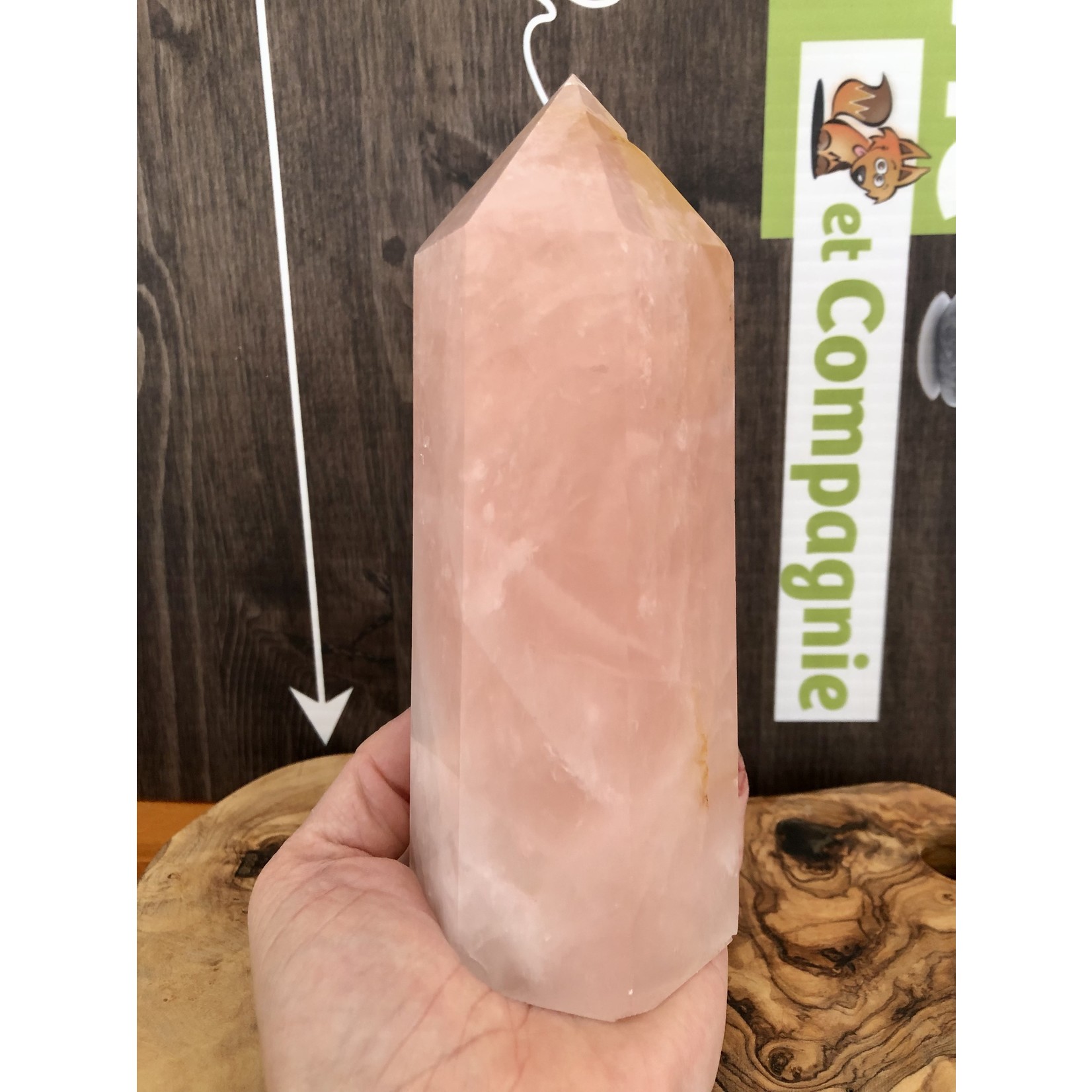 large quartz rose tour, le cristal rose représente l'amour universel