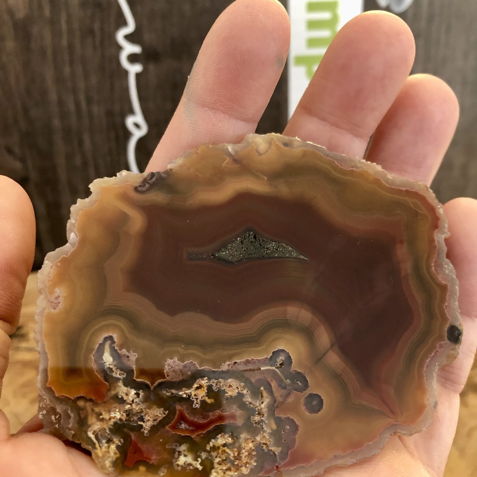 mexican agate polished and rough, gorgeous banding with yellow mustard, by a red-brown color, with quartz