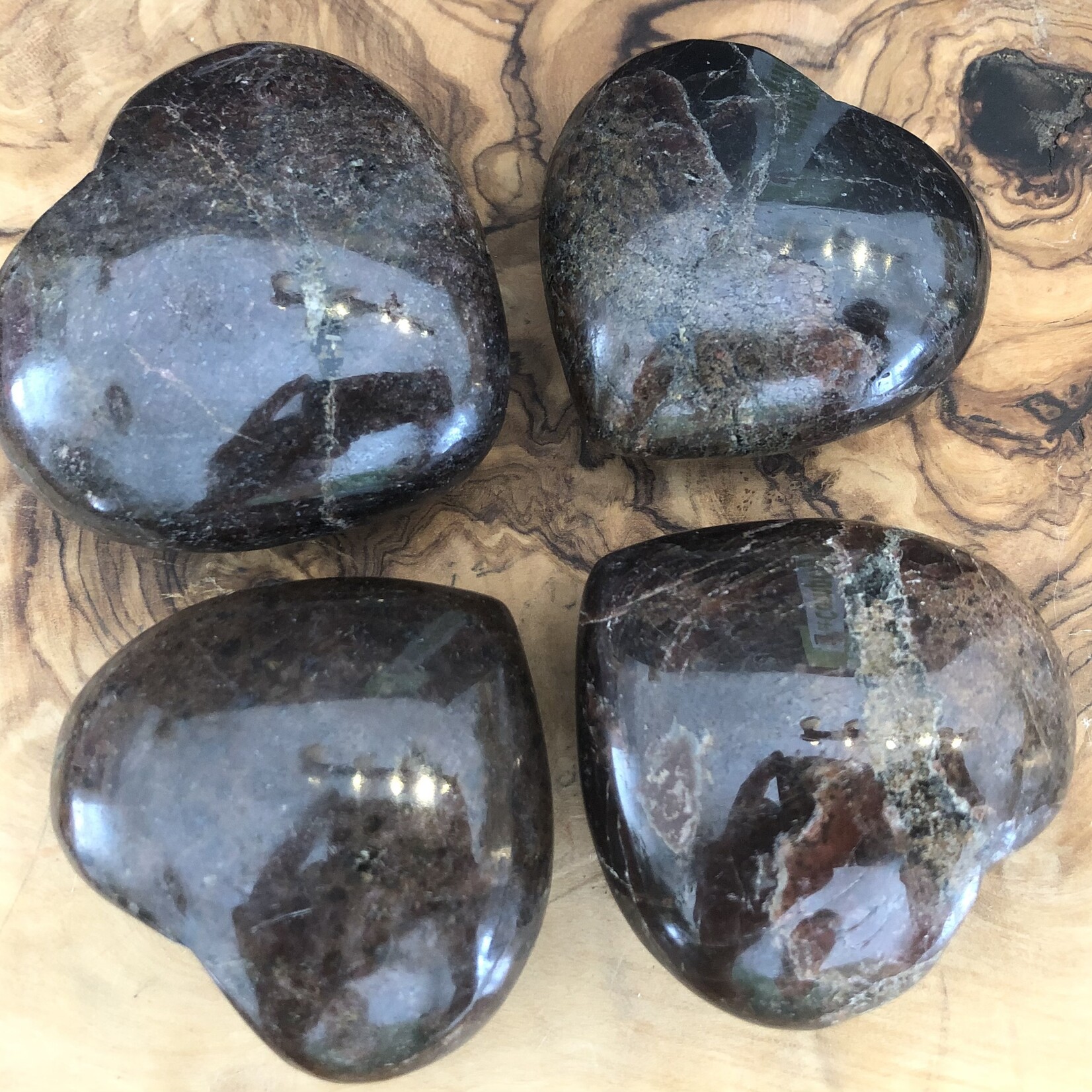 Revitalizing Garnet Heart- A Symbol of Pure, Circulatory Wellness and Emotional Harmony