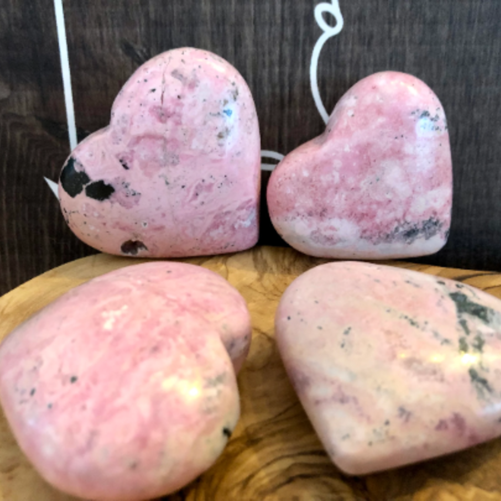 Rhodonite Naturelle en Forme de Cœur - Pierre de Guérison contre les Traumas et les Blessures Émotionnelles