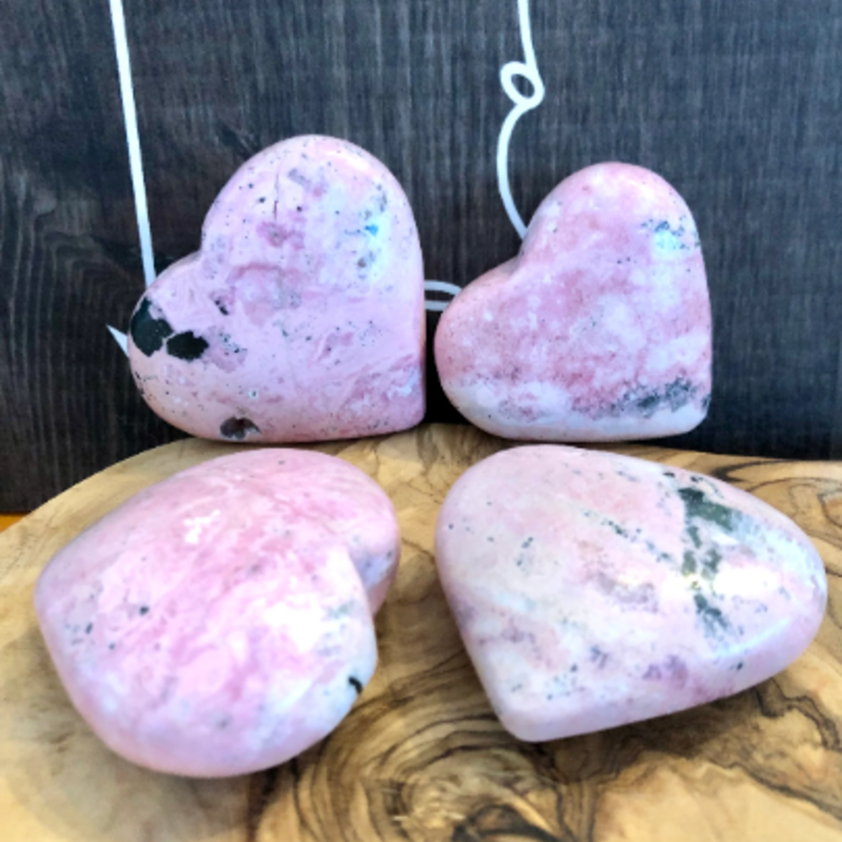 Rhodonite Naturelle en Forme de Cœur - Pierre de Guérison contre les Traumas et les Blessures Émotionnelles