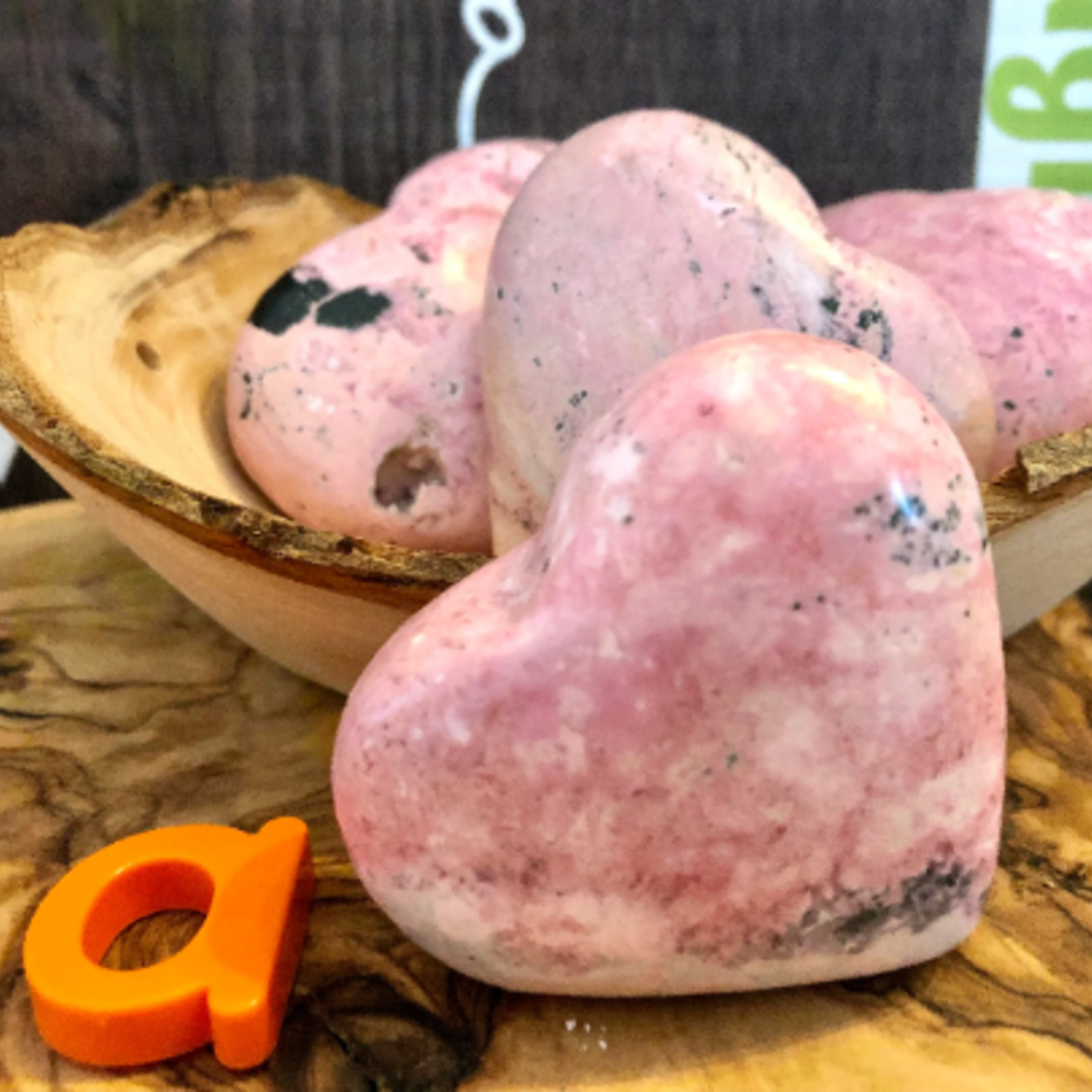 Rhodonite Naturelle en Forme de Cœur - Pierre de Guérison contre les Traumas et les Blessures Émotionnelles