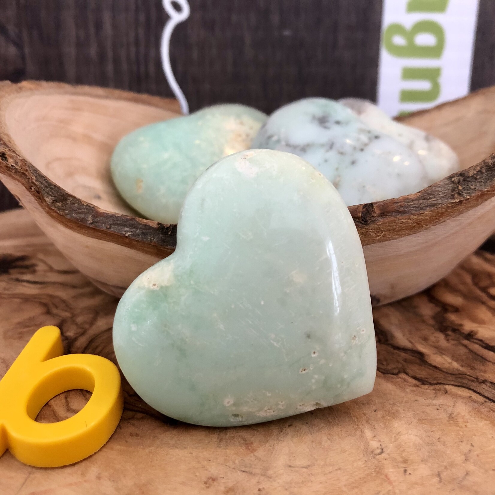 essential heart chrysoprase, detoxifies the body stimulates the liver, regulates blood pressure strengthens heart muscles, helps childbirth