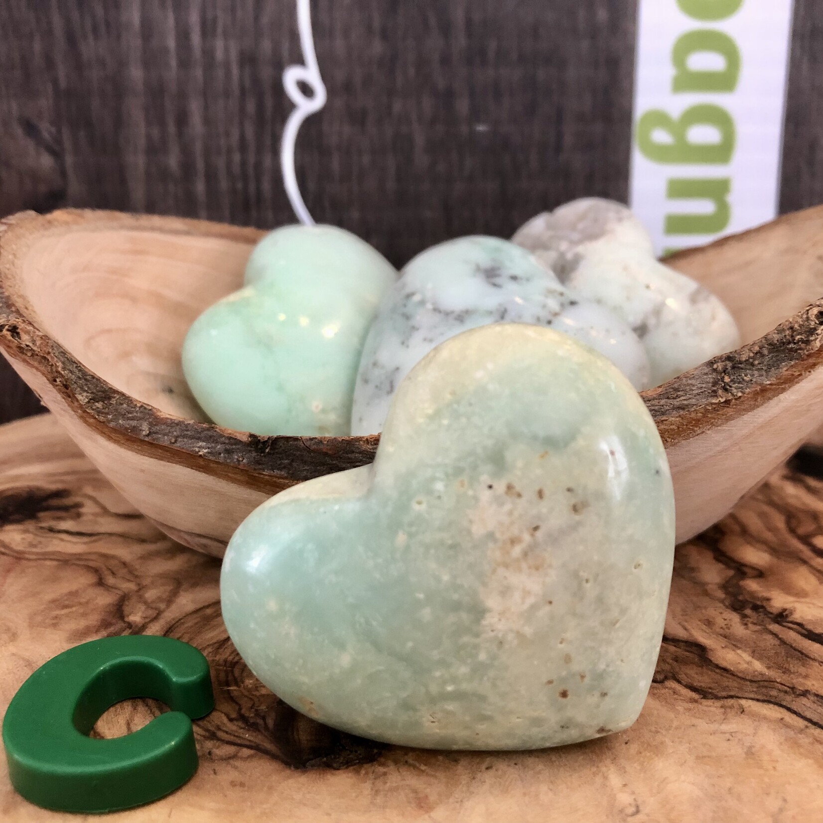 essential heart chrysoprase, detoxifies the body stimulates the liver, regulates blood pressure strengthens heart muscles, helps childbirth