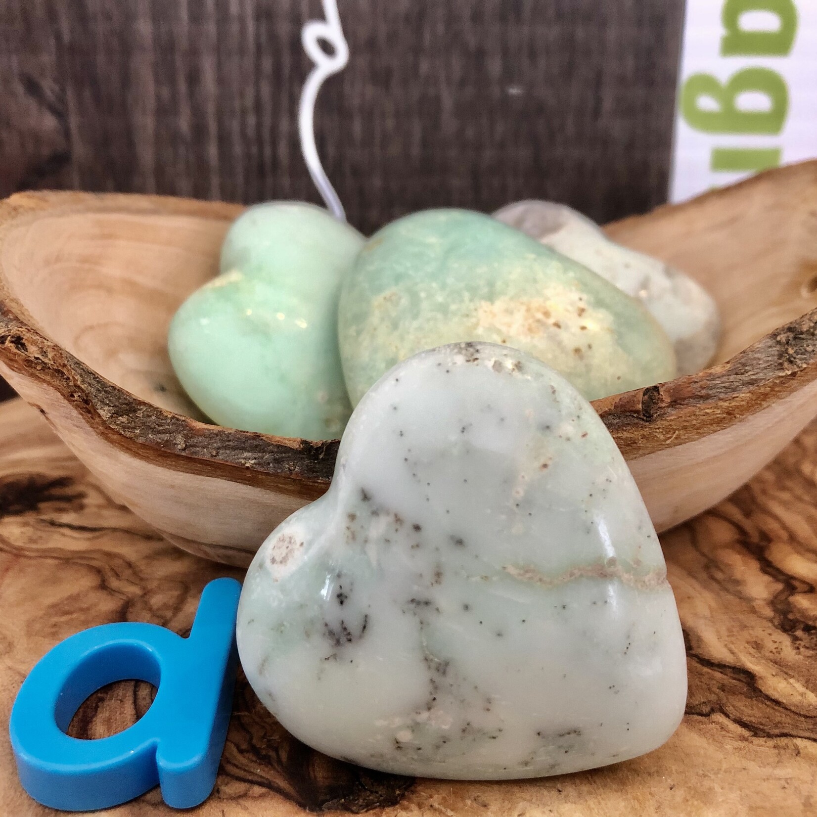 essential heart chrysoprase, detoxifies the body stimulates the liver, regulates blood pressure strengthens heart muscles, helps childbirth