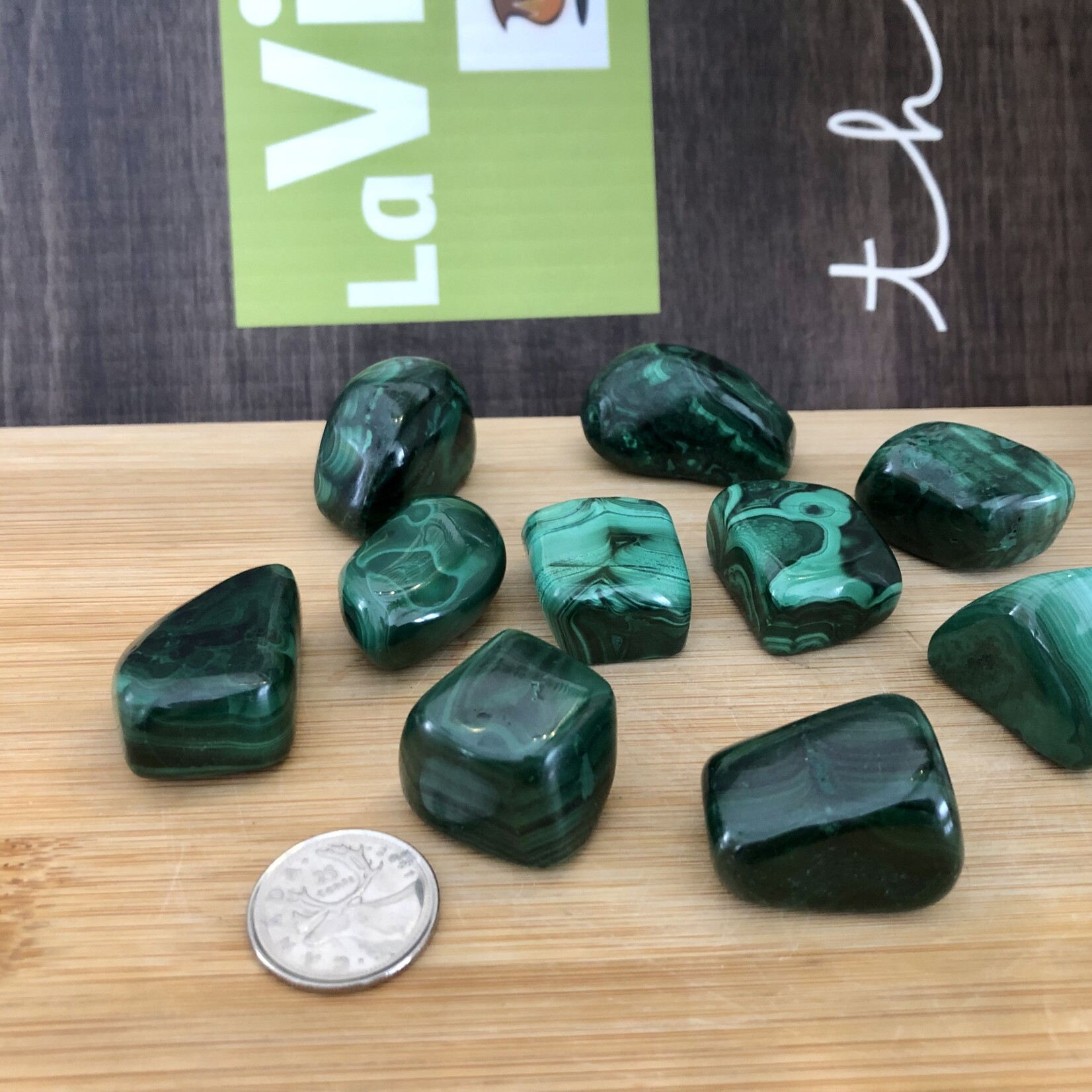 Pierre roulée en malachite de qualité supérieure - Un minéral vert luxueux pour le soulagement de la douleur et le bien-être