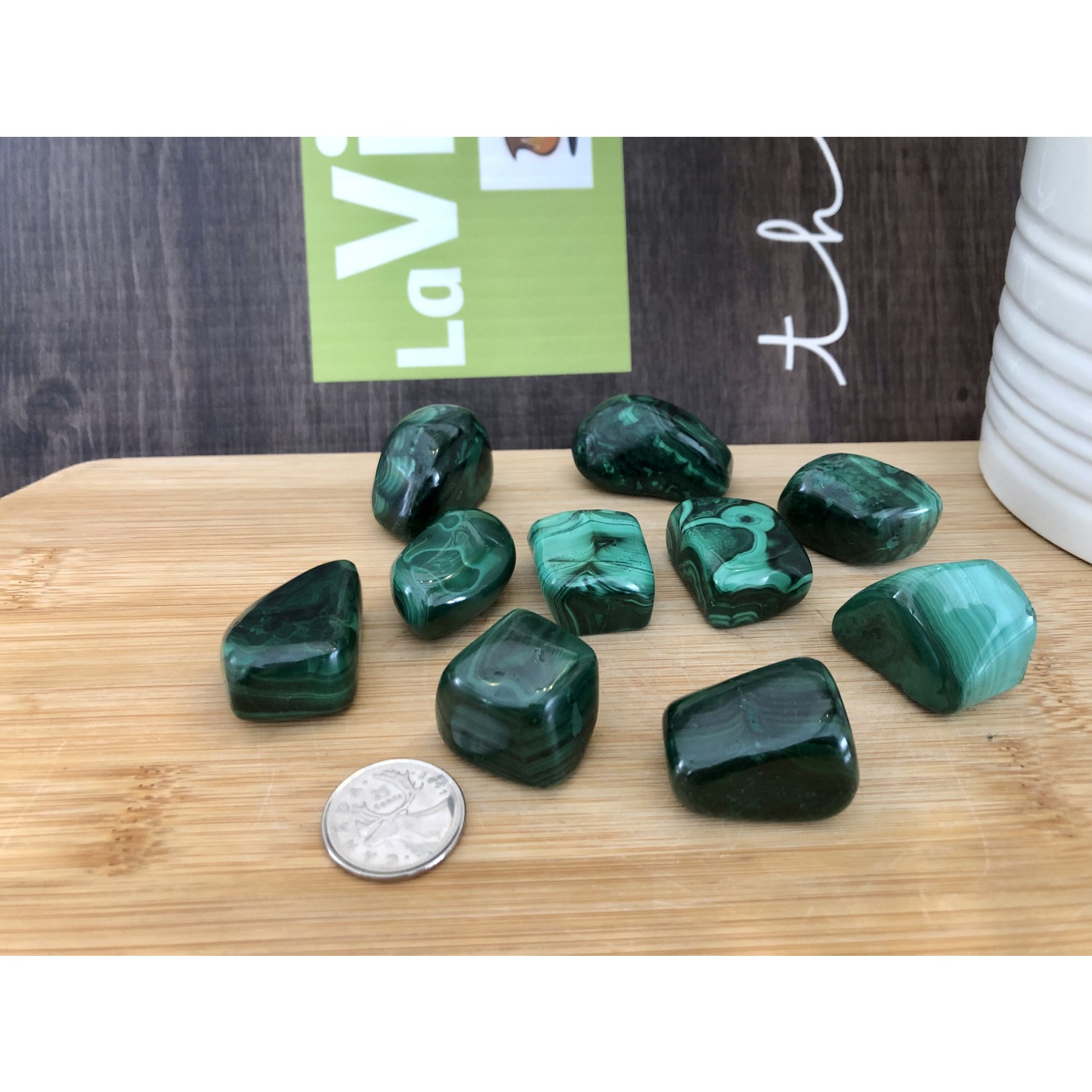 Exquisite Premium Malachite Tumbled Stone - A Luxurious Green Mineral for Pain Relief and Wellness