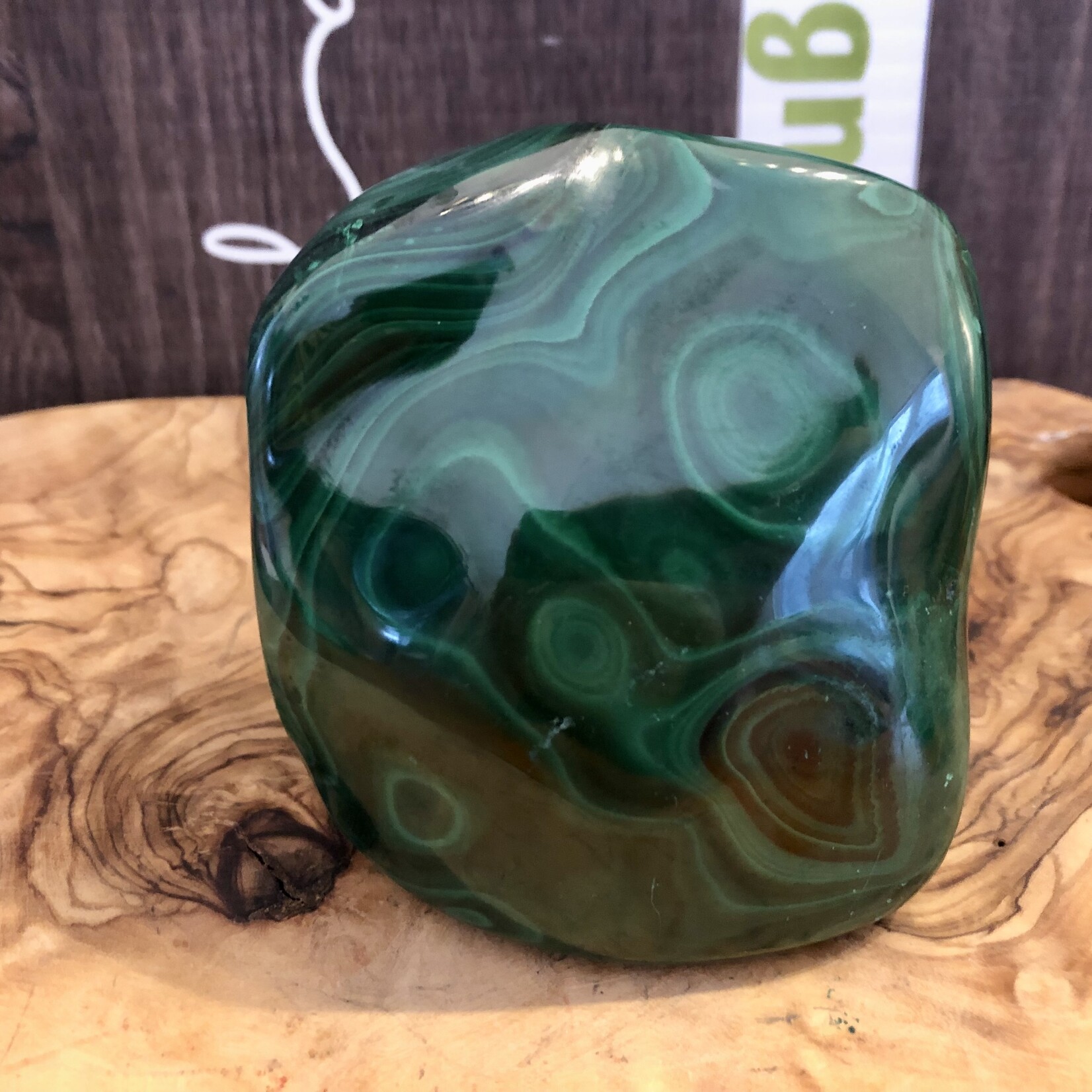 Energizing Malachite Free Form – Dark Green Hue Boosts Self-Confidence with Stunning Patterns
