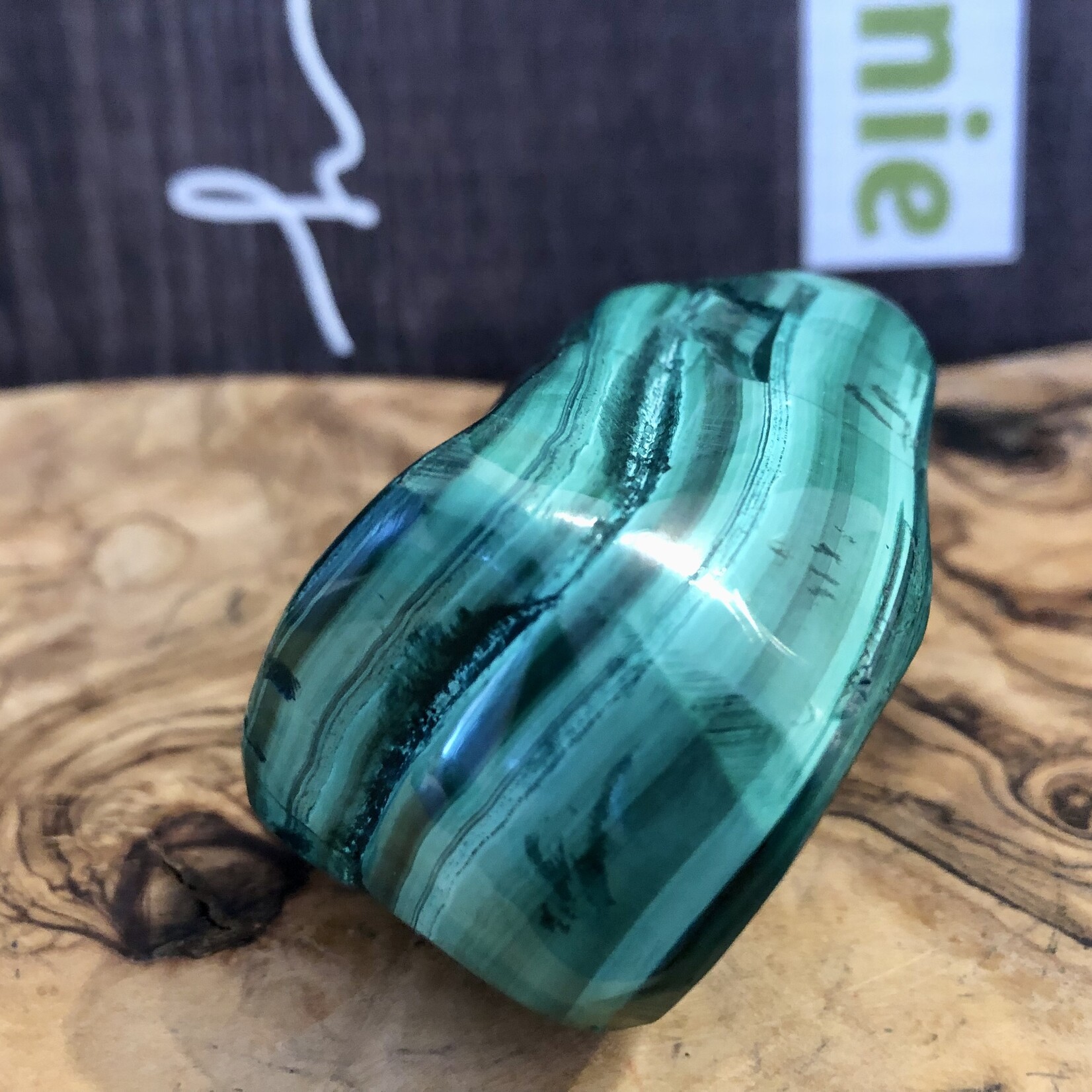 energizing malachite free form, it improves self-confidence