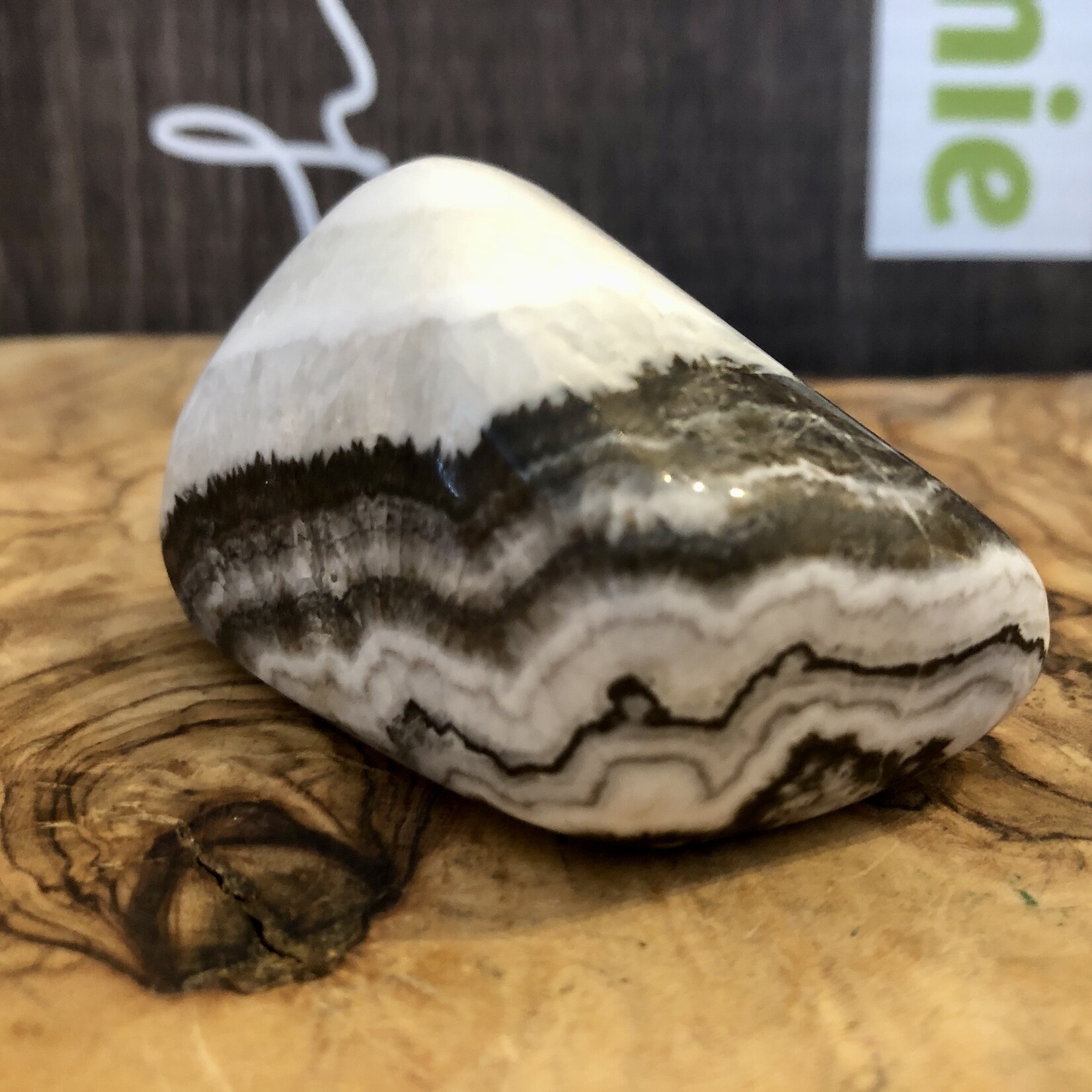 soft tiger calcite polished, zebra calcite, connects the emotions with the intellect