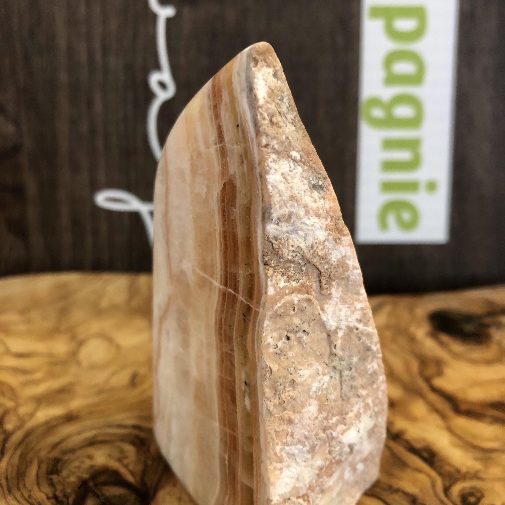douce calcite à bandes polie, calcite orange, aide à accéder à un guidage supérieur et à sa connexion à l'ensemble