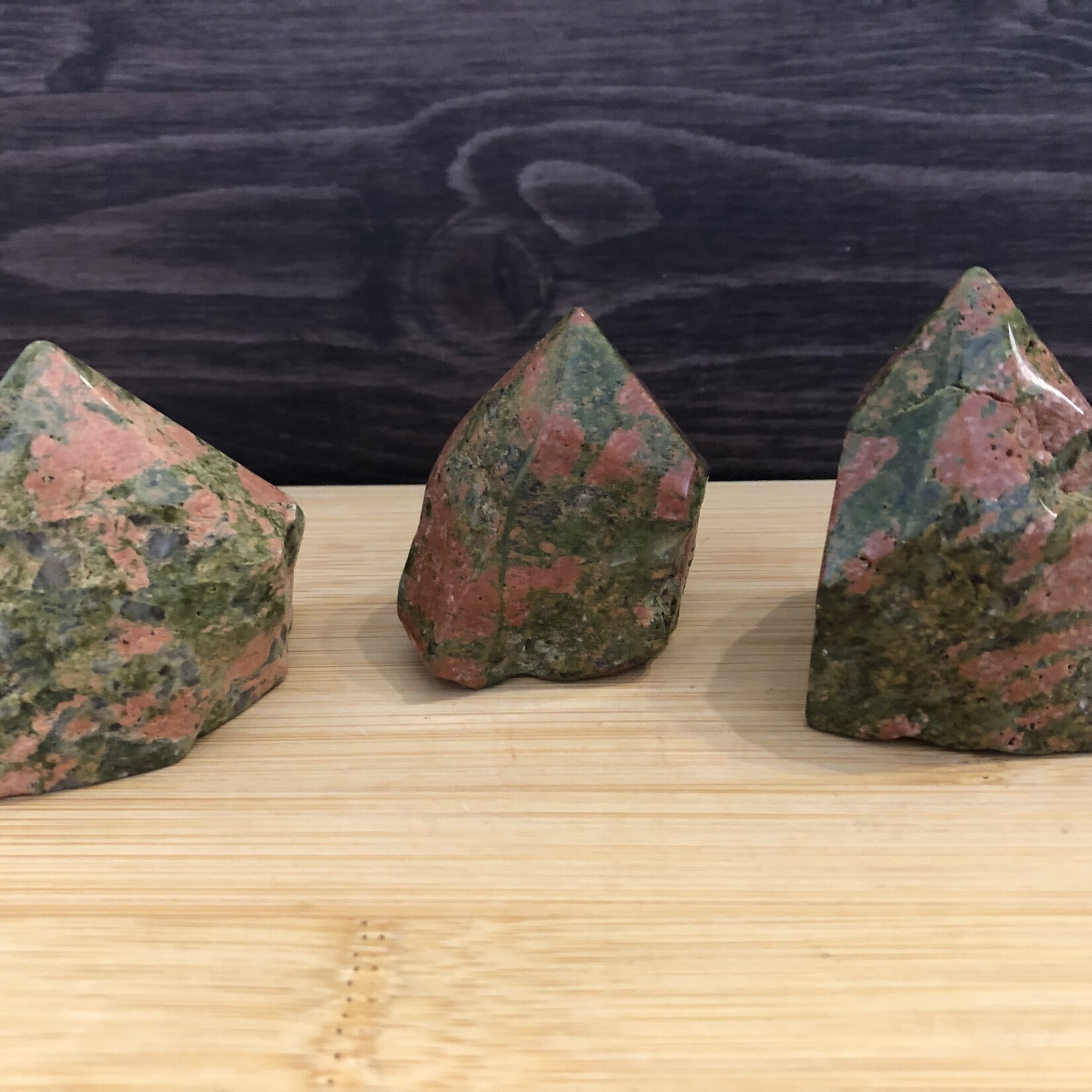 soft polished unakite stone, excellent support that helps us overcome our failures and free ourselves from the past or traumatic events
