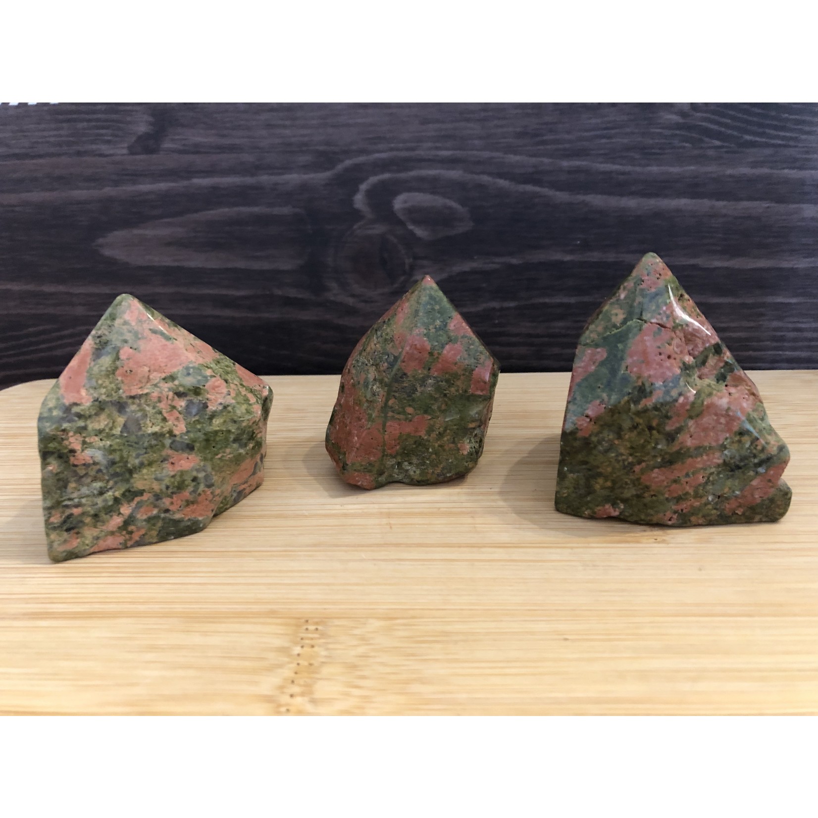 soft polished unakite stone, excellent support that helps us overcome our failures and free ourselves from the past or traumatic events