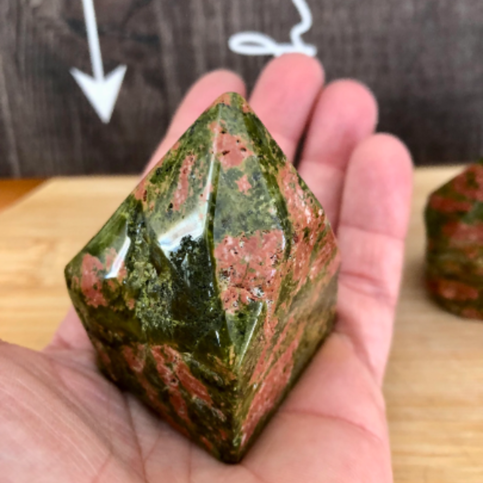 soft polished unakite stone, excellent support that helps us overcome our failures and free ourselves from the past or traumatic events