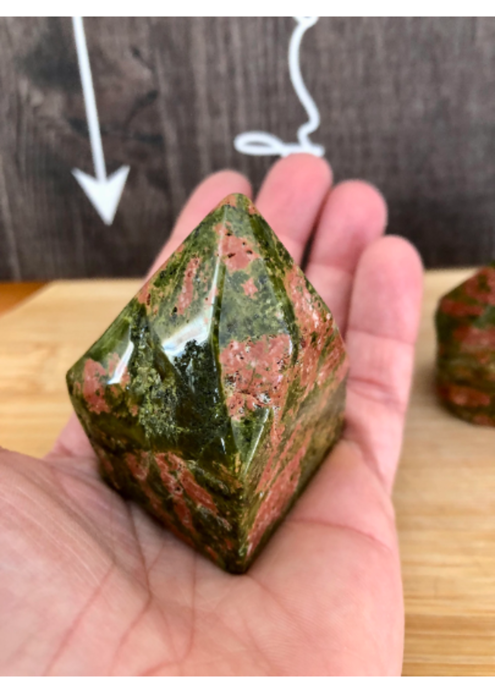 soft polished unakite stone, excellent support that helps us overcome our failures and free ourselves from the past or traumatic events