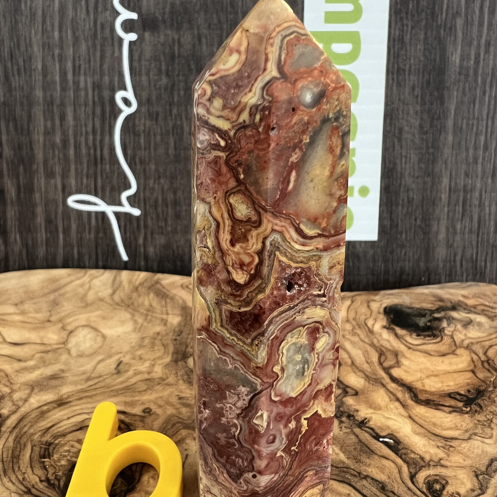 tour agate dentelle folle, pointe agate crazy lace, communément appelée la "pierre du rire" ou la "dentelle heureuse"