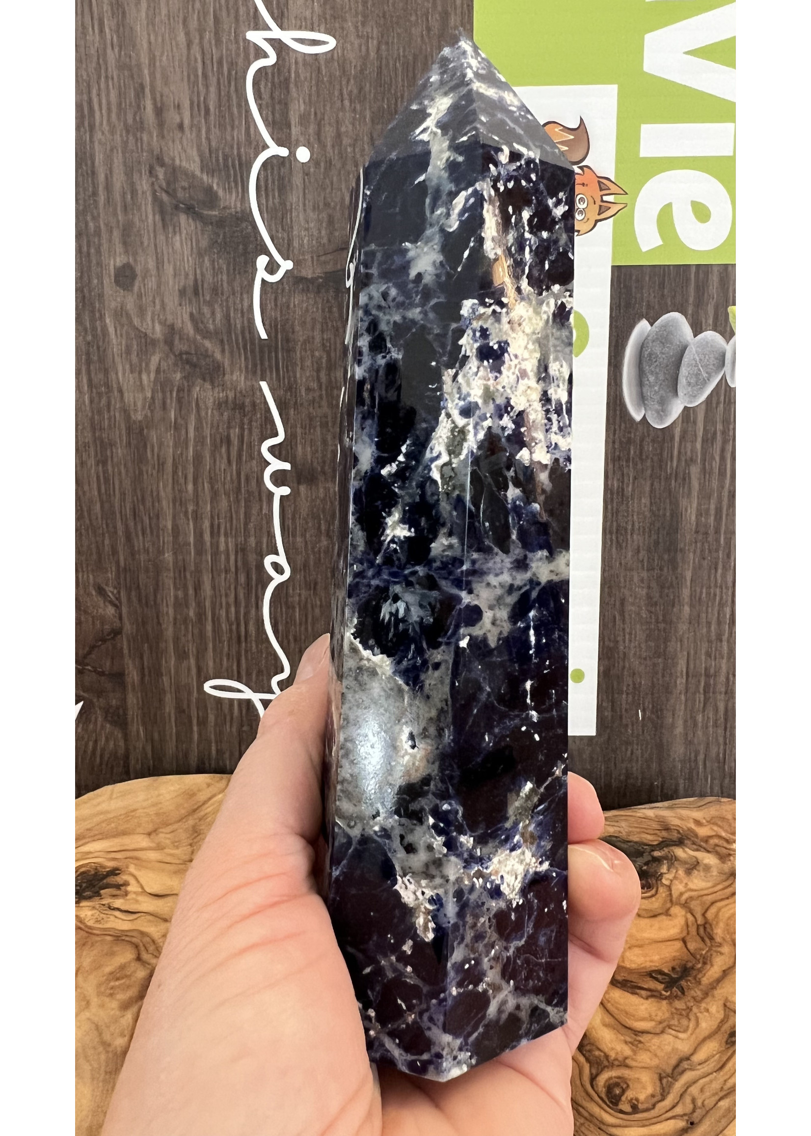 extra large sodalite tower, stone of great protection for the work, allows to acquire stability, logic, rationality, and self-control