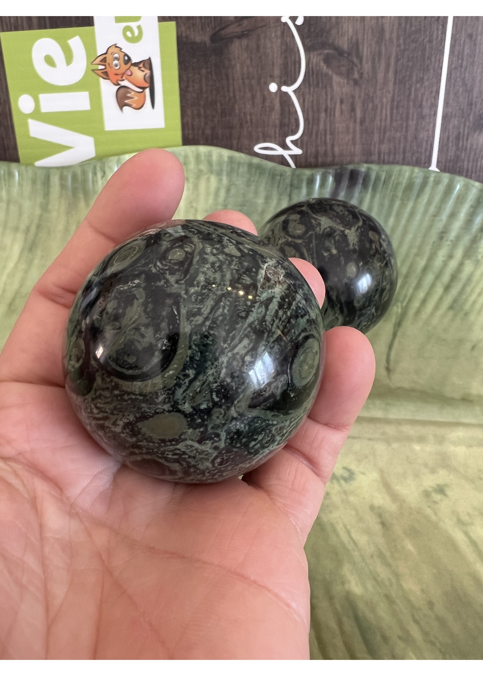 pretty sphere kambaba jasper, helps to enjoy the present moment without dwelling on the past or being anxious about the future