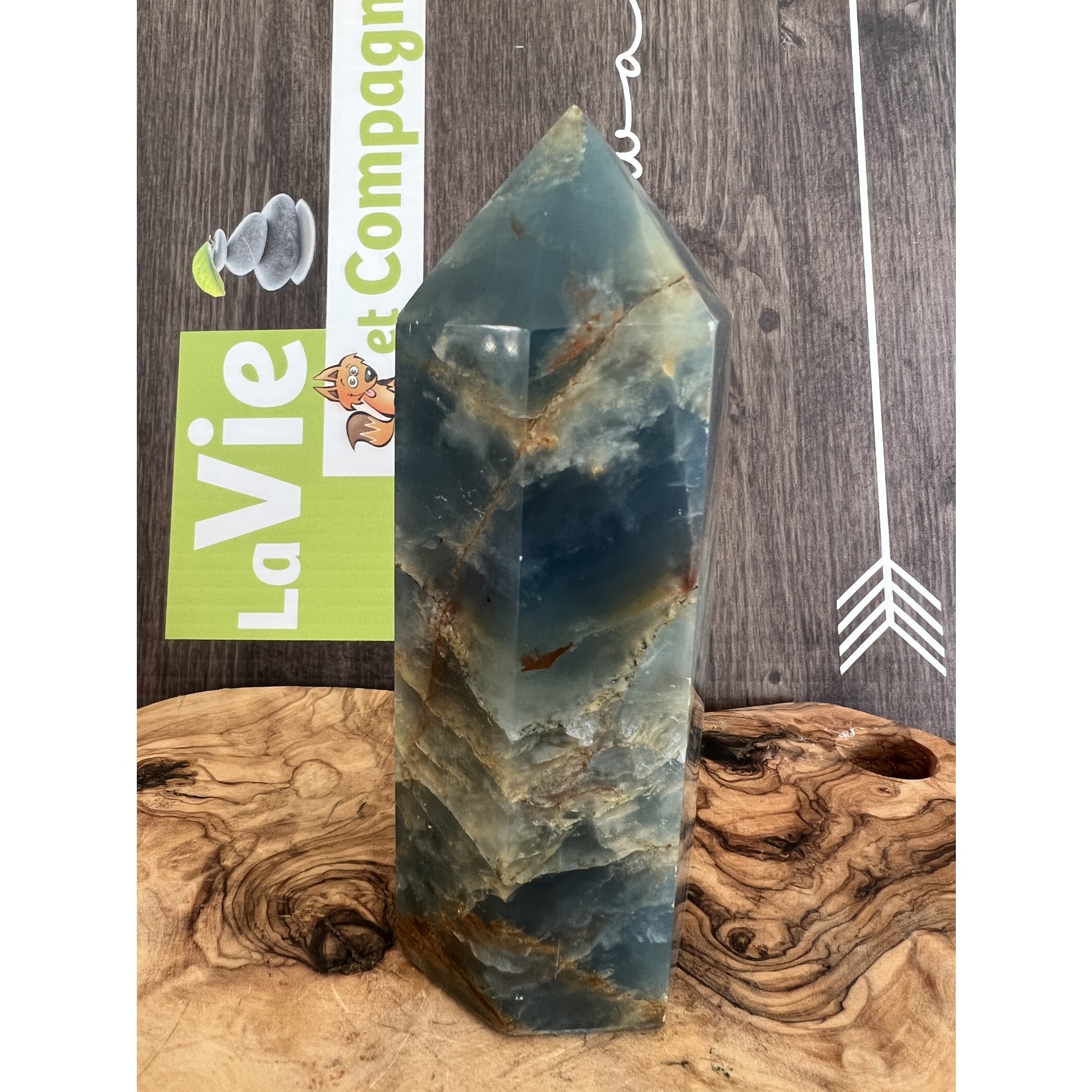 large blue onyx tower, blue onyx polished, known to gain stamina, strength of character and determination