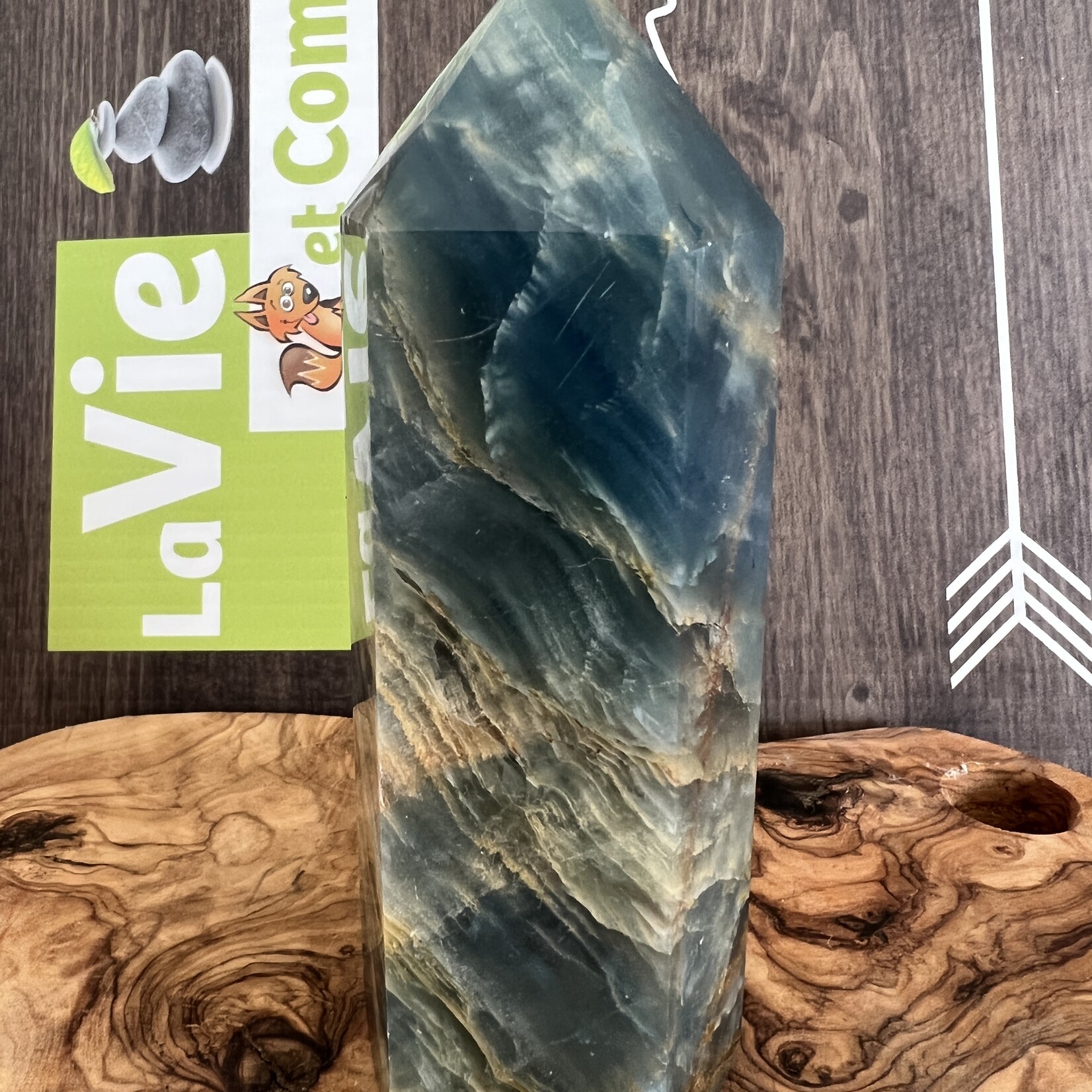 large blue onyx tower, blue onyx polished, known to gain stamina, strength of character and determination