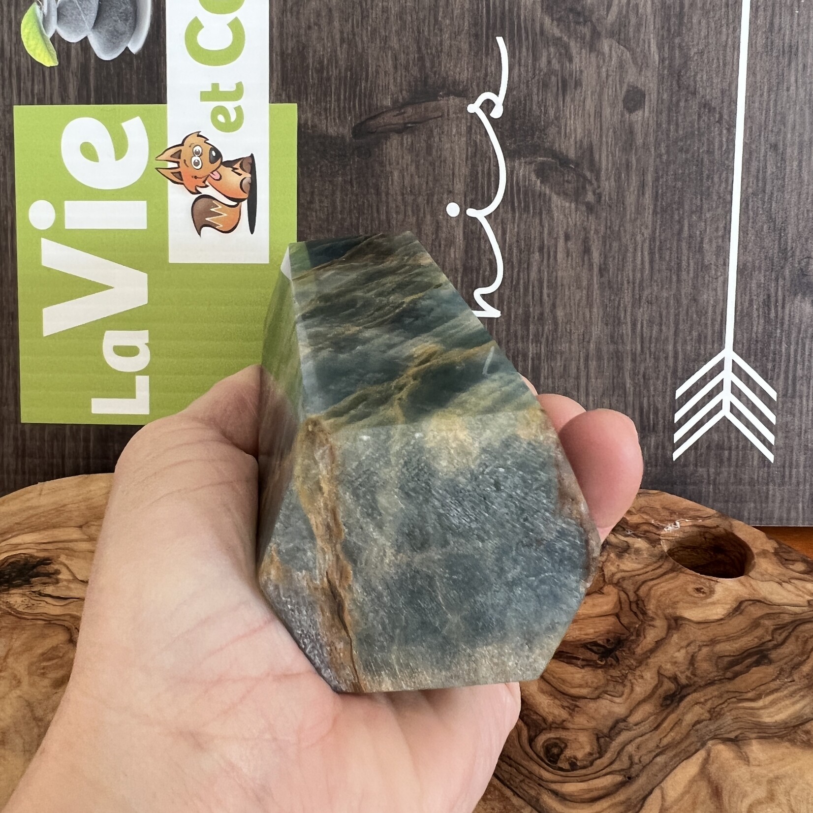 large blue onyx tower, blue onyx polished, known to gain stamina, strength of character and determination