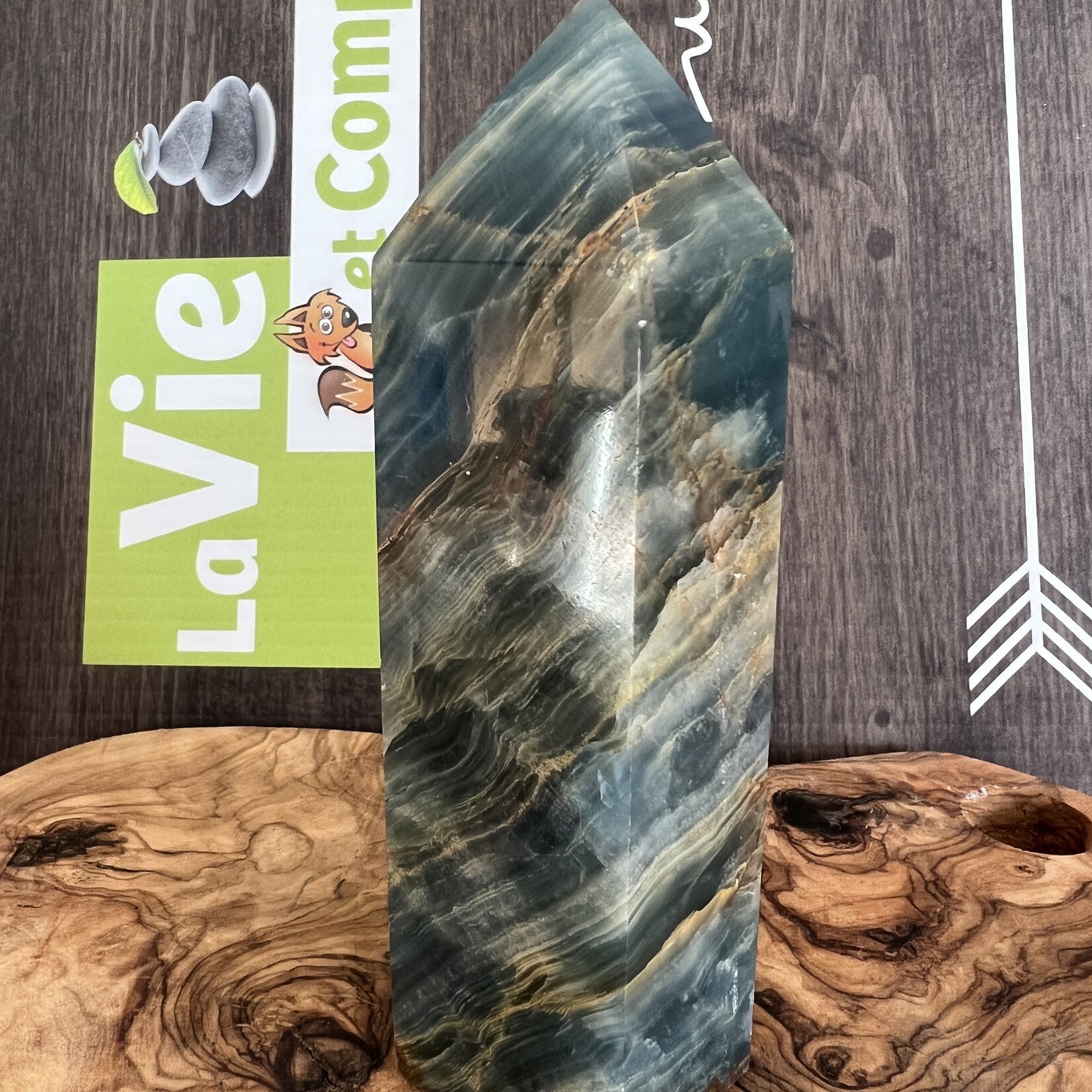 large blue onyx tower, blue onyx polished, known to gain stamina, strength of character and determination