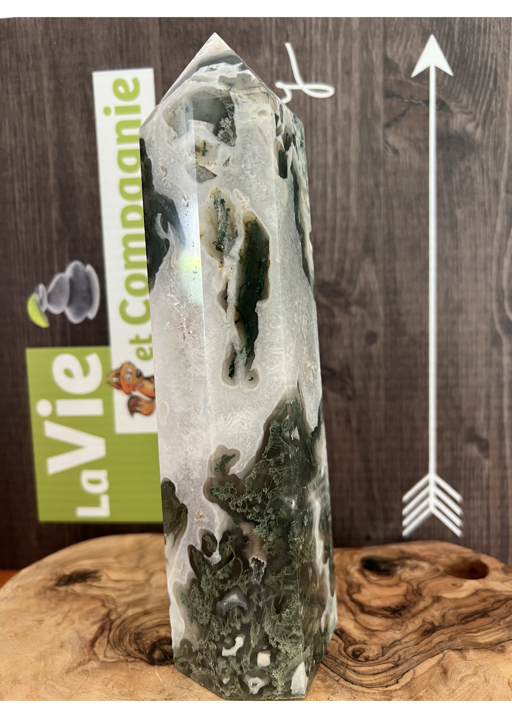 extra-large magnificent moss agate tower, awakens sensitivity and joy, attracts balance peace and quiet