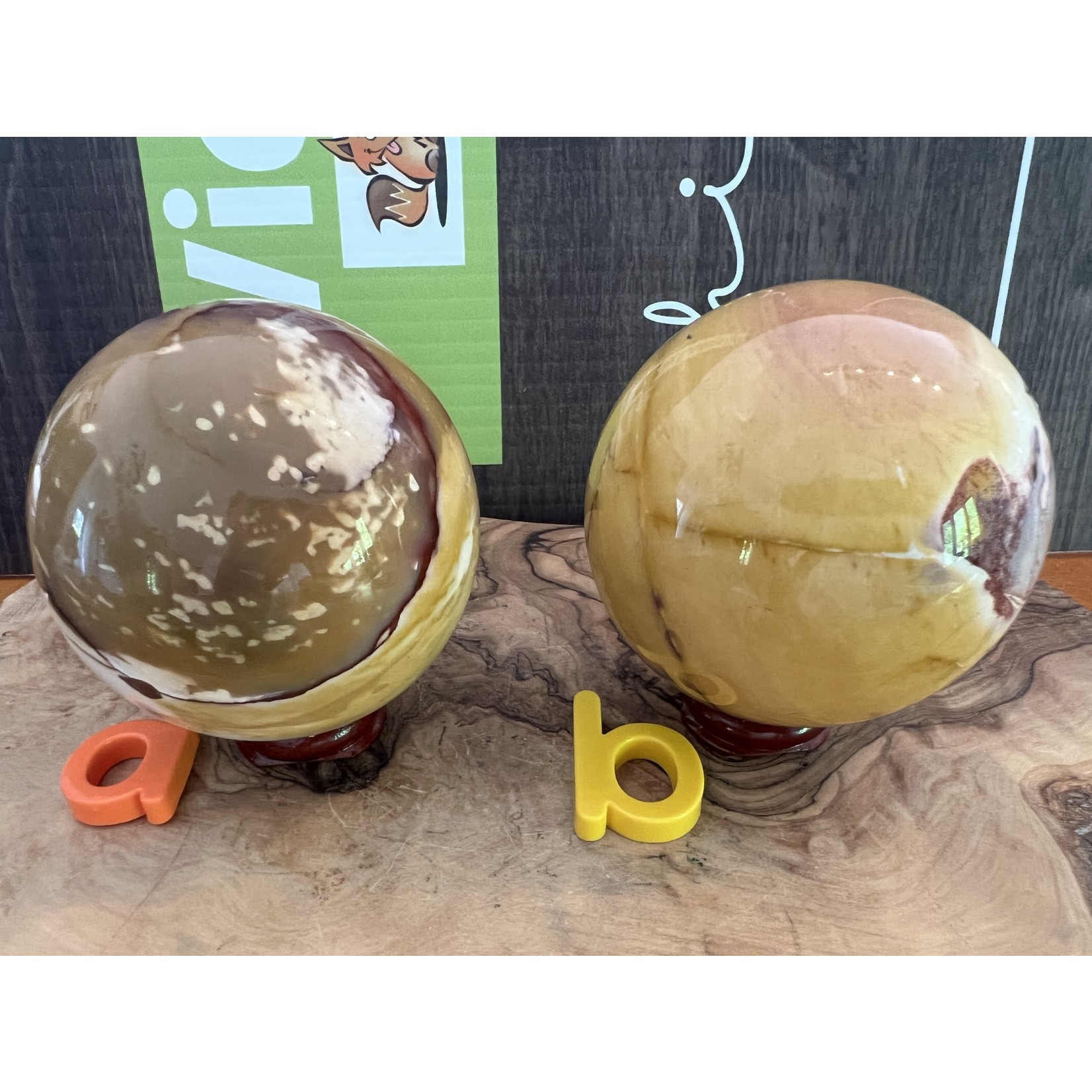 large sphère jaspe mokaite, boule de cristal jaspe mokaïte, purifie et protège des influences négatives et apporte calme et sérénité