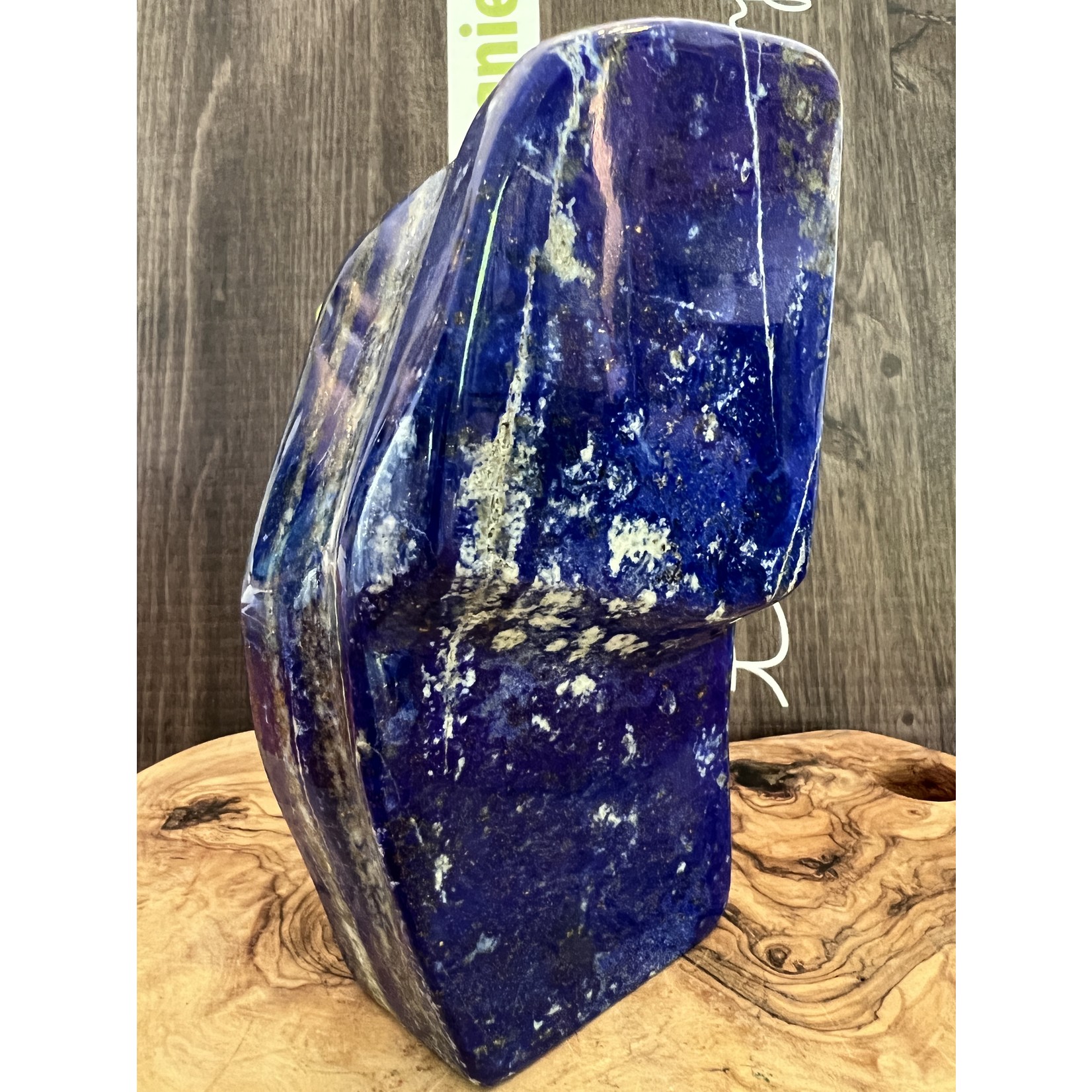 époustouflant lapis lazuli extra large forme libre, reconnu pour apaiser les migraines, bénéfique pour le système respiratoire