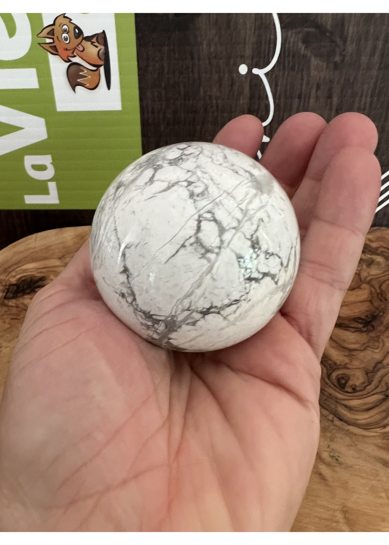 soft natural howlite sphere, used to help you fall asleep under the pillow during insomnia, alleviates hypersensitivity and depression