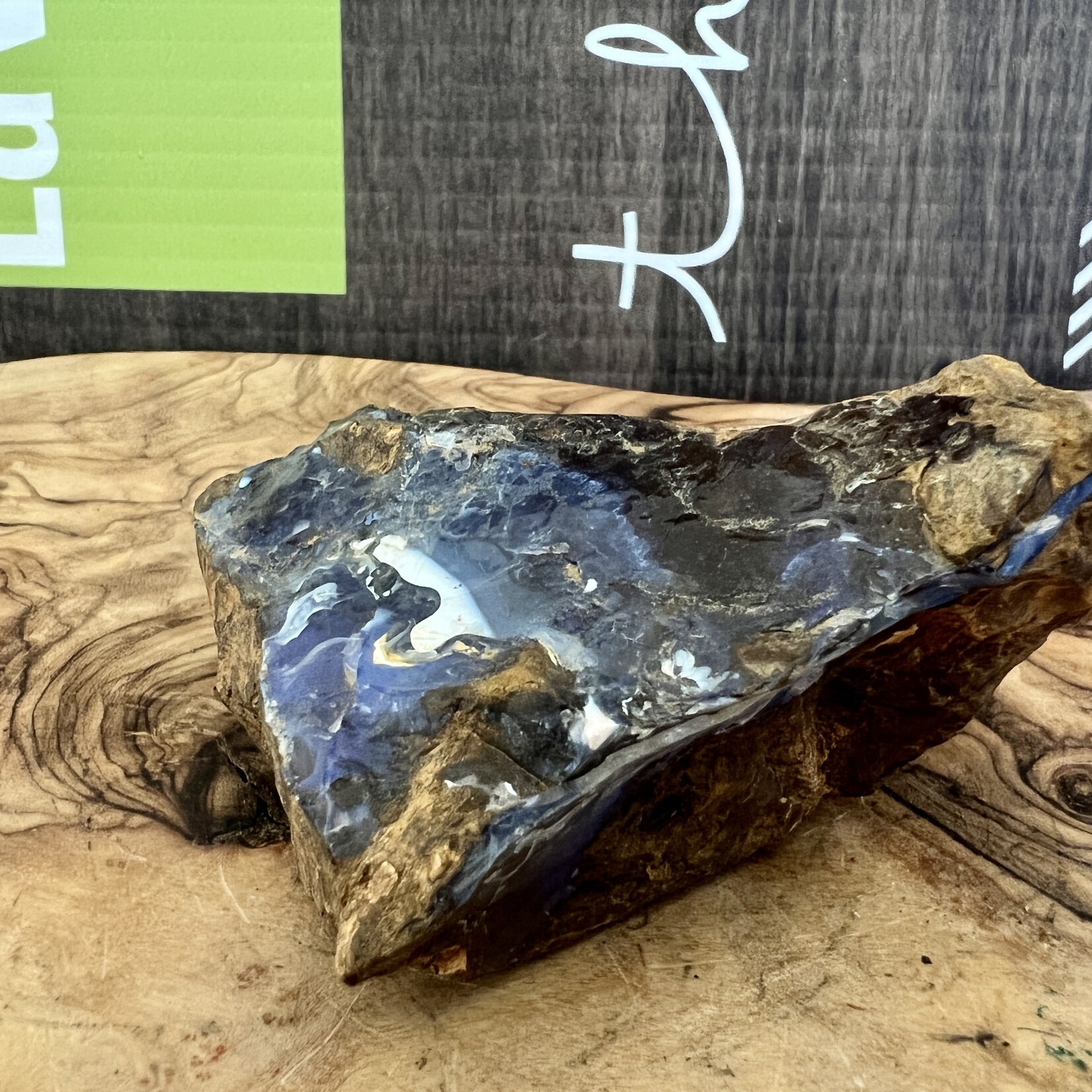 nice lapidary opale boulder brute, influence la circulation sanguine, apaise les sautes d'humeur, renforce la confiance en soi