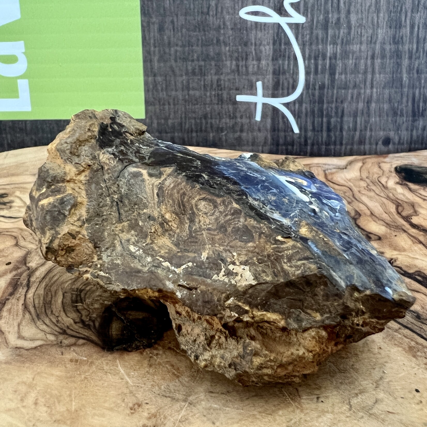 nice lapidary opale boulder brute, influence la circulation sanguine, apaise les sautes d'humeur, renforce la confiance en soi