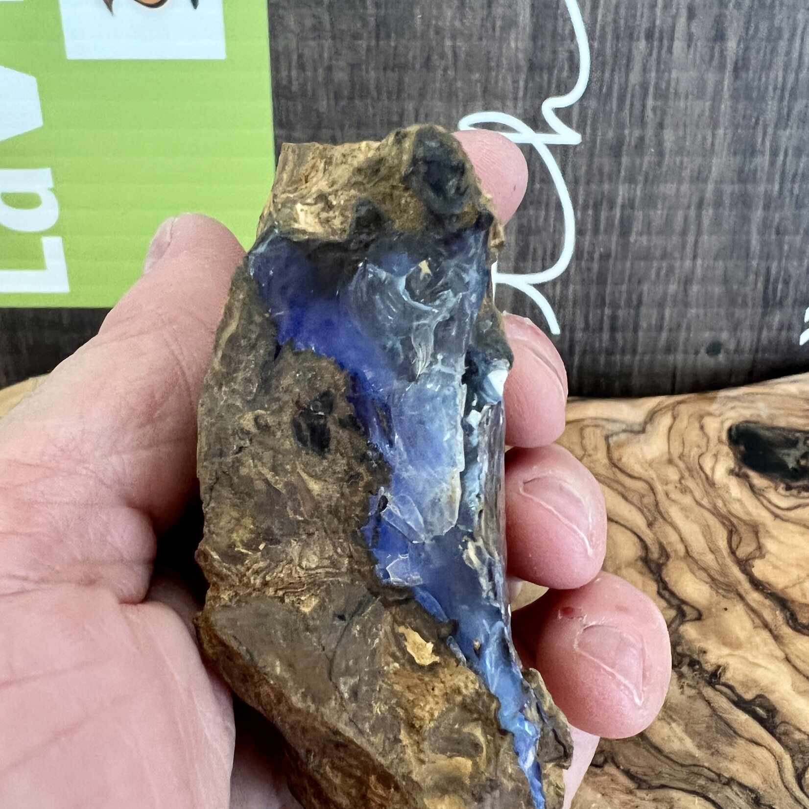 nice lapidary opale boulder brute, influence la circulation sanguine, apaise les sautes d'humeur, renforce la confiance en soi