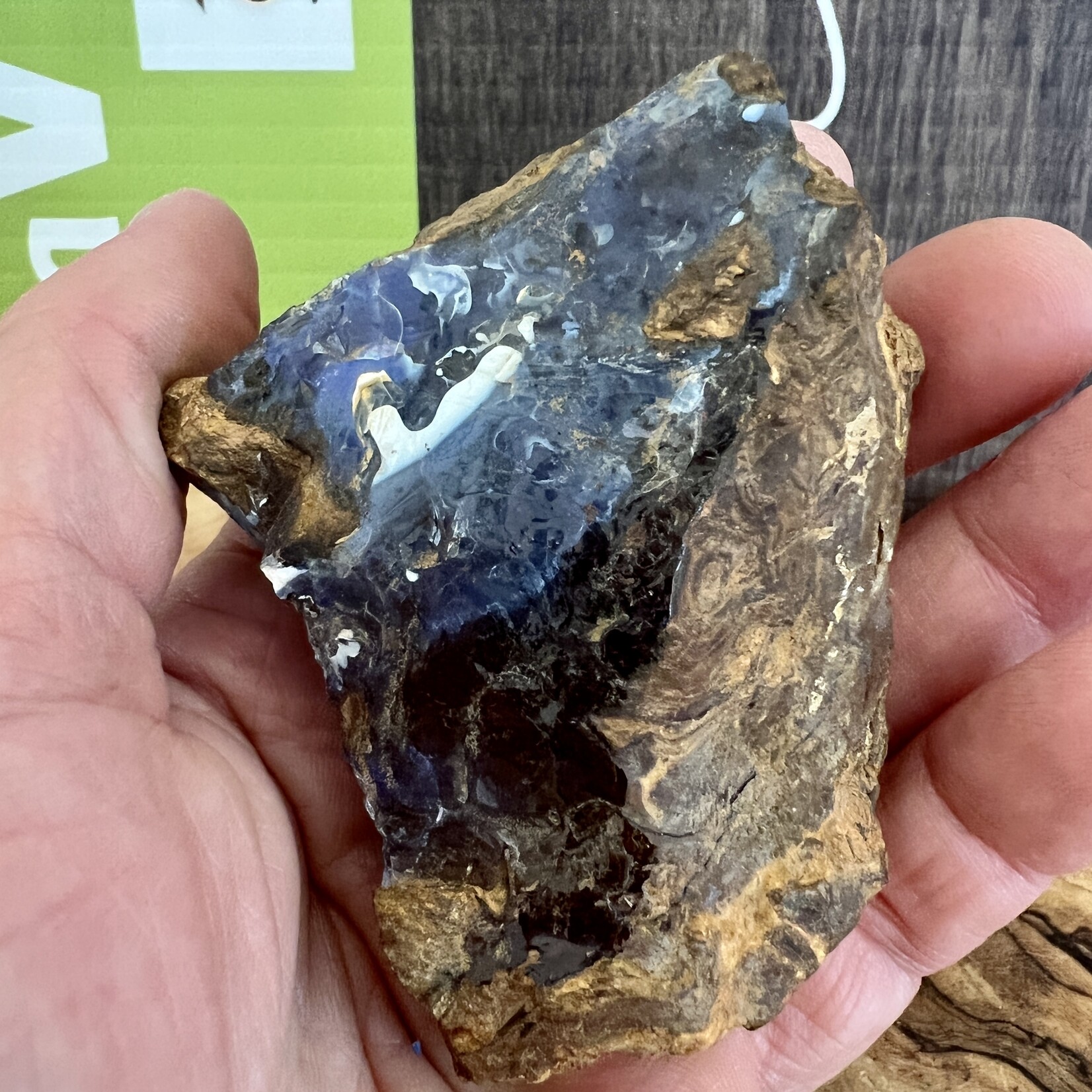 nice lapidary opale boulder brute, influence la circulation sanguine, apaise les sautes d'humeur, renforce la confiance en soi