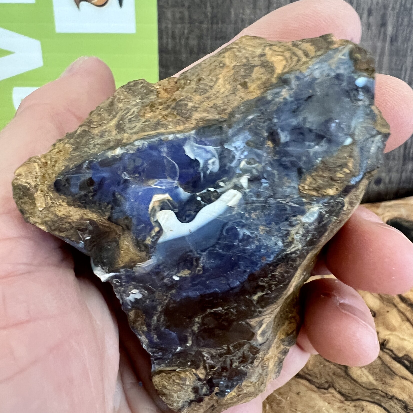 nice lapidary opale boulder brute, influence la circulation sanguine, apaise les sautes d'humeur, renforce la confiance en soi