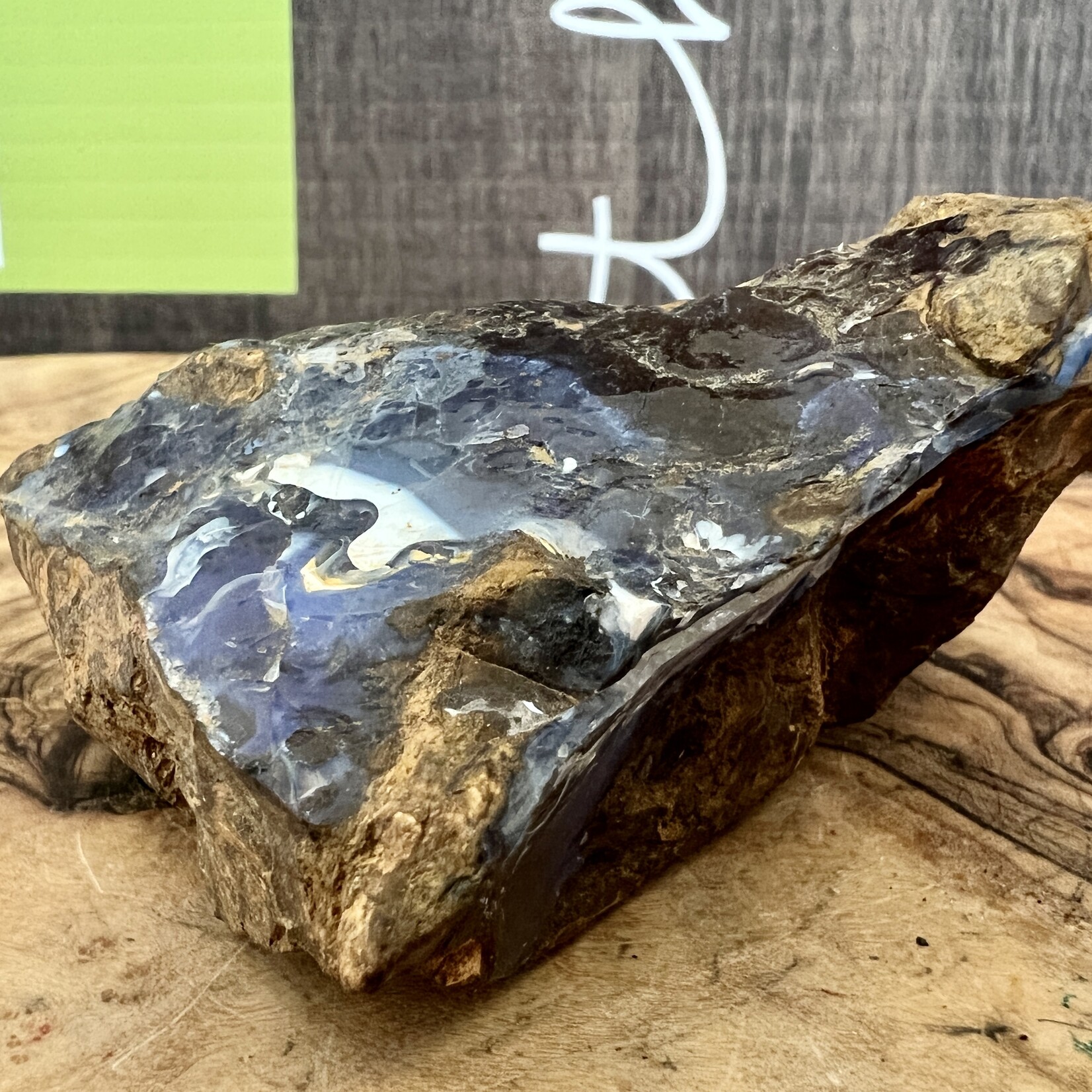 nice lapidary opale boulder brute, influence la circulation sanguine, apaise les sautes d'humeur, renforce la confiance en soi