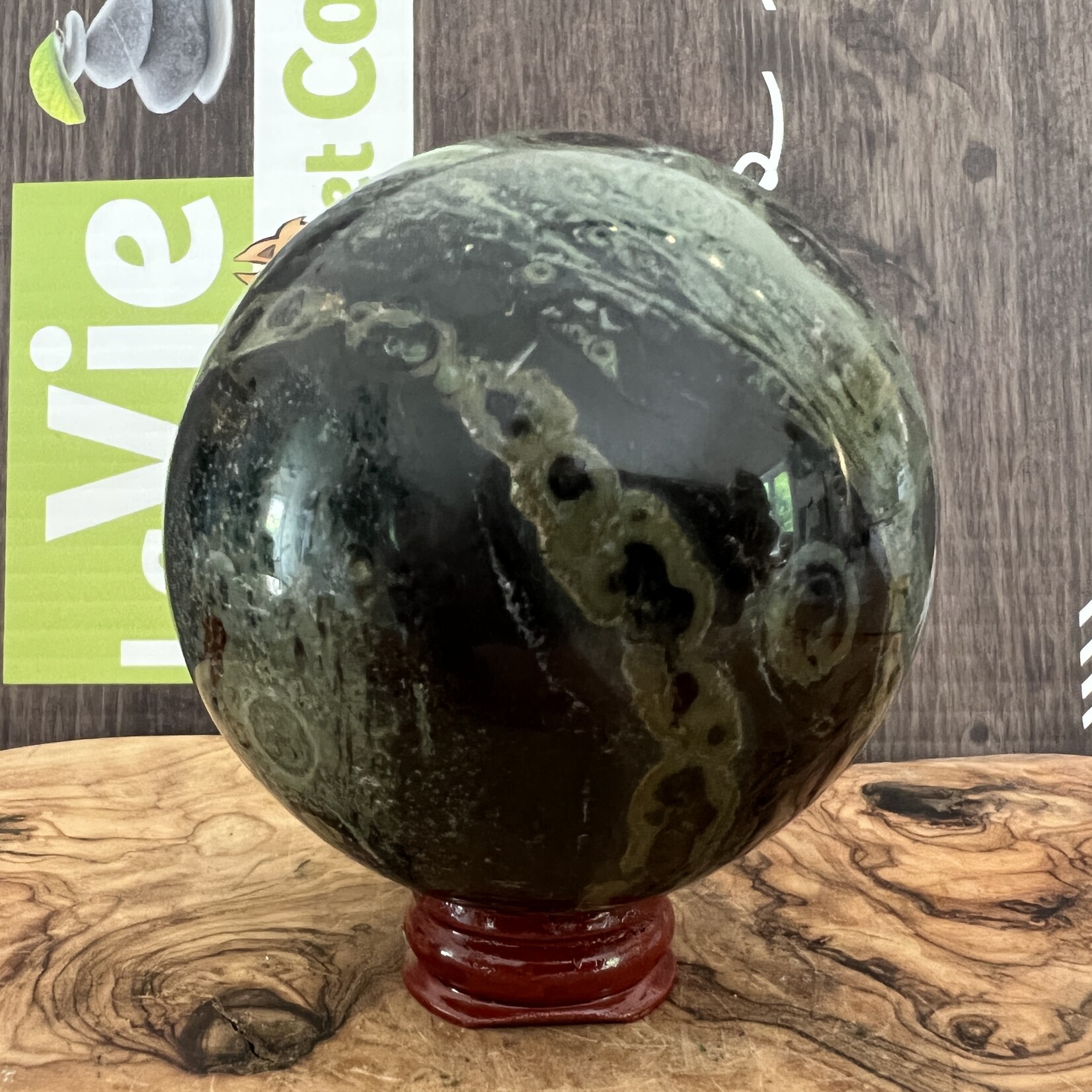 impressive kambaba jasper sphere XL, helps to enjoy the present moment without dwelling on the past or being anxious about the future
