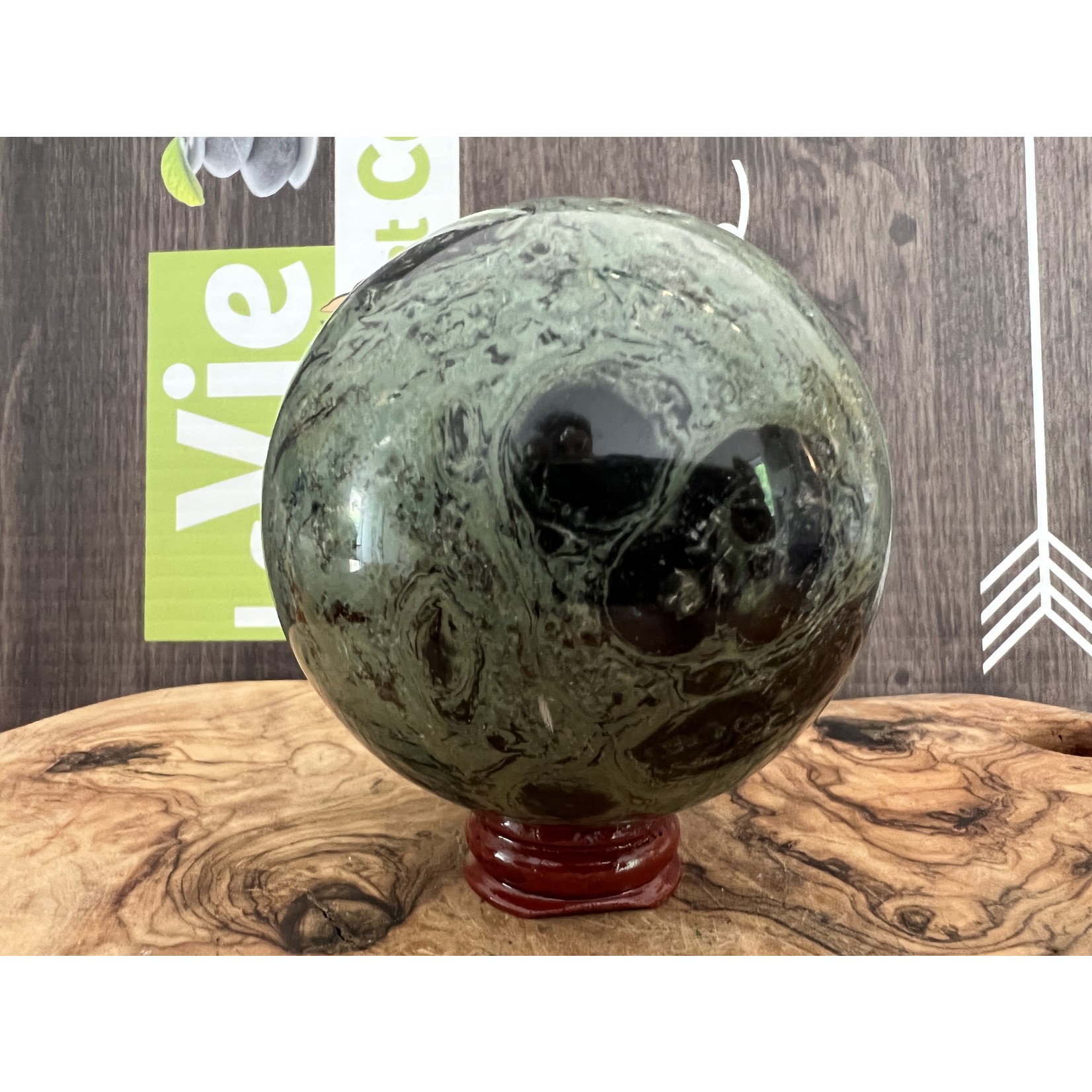 impressive kambaba jasper sphere XL, helps to enjoy the present moment without dwelling on the past or being anxious about the future