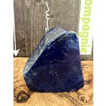 attrayante pièce de lapis lazuli forme libre