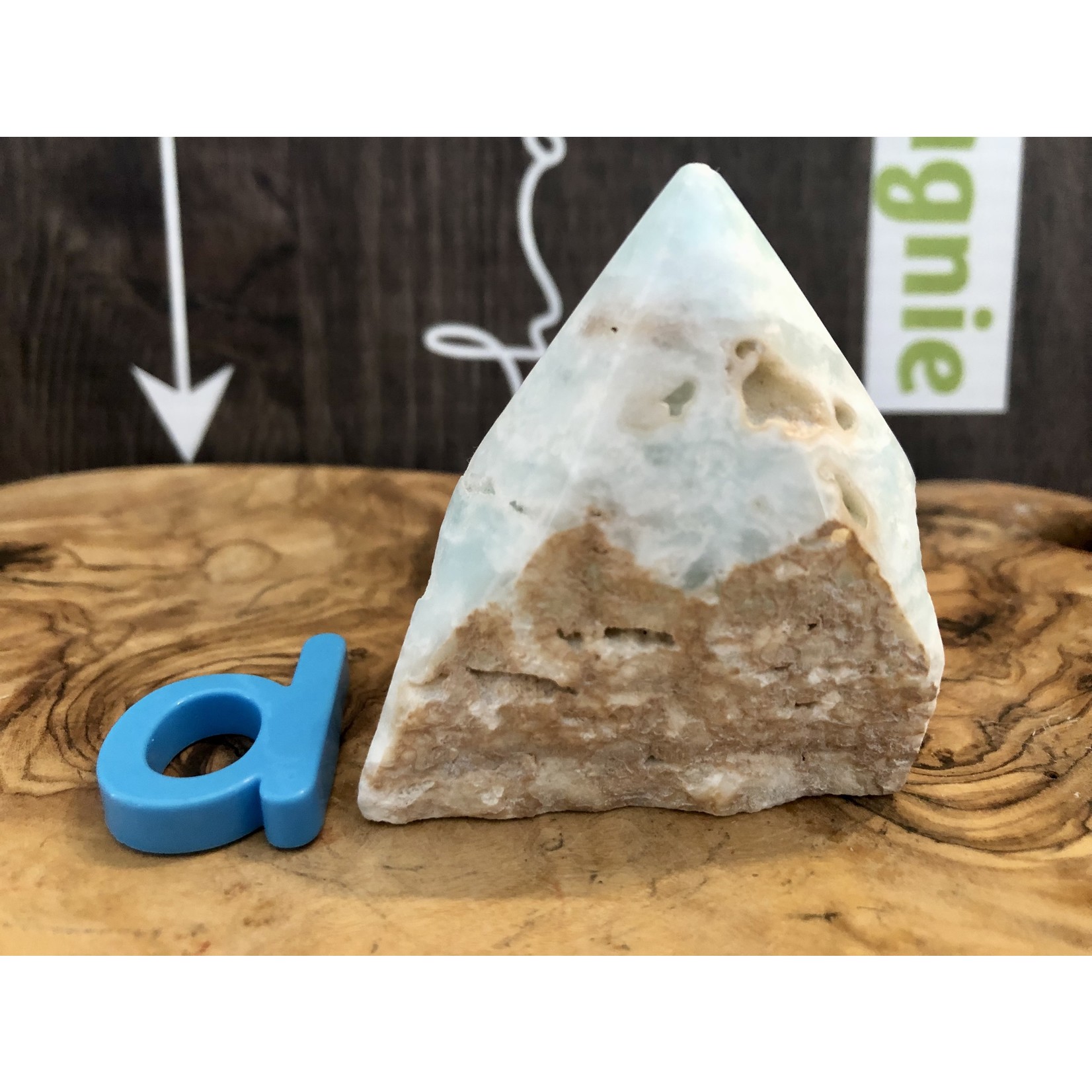 Pyramide de calcite des Caraïbes - Dessus poli, guérison des blessures et des émotions