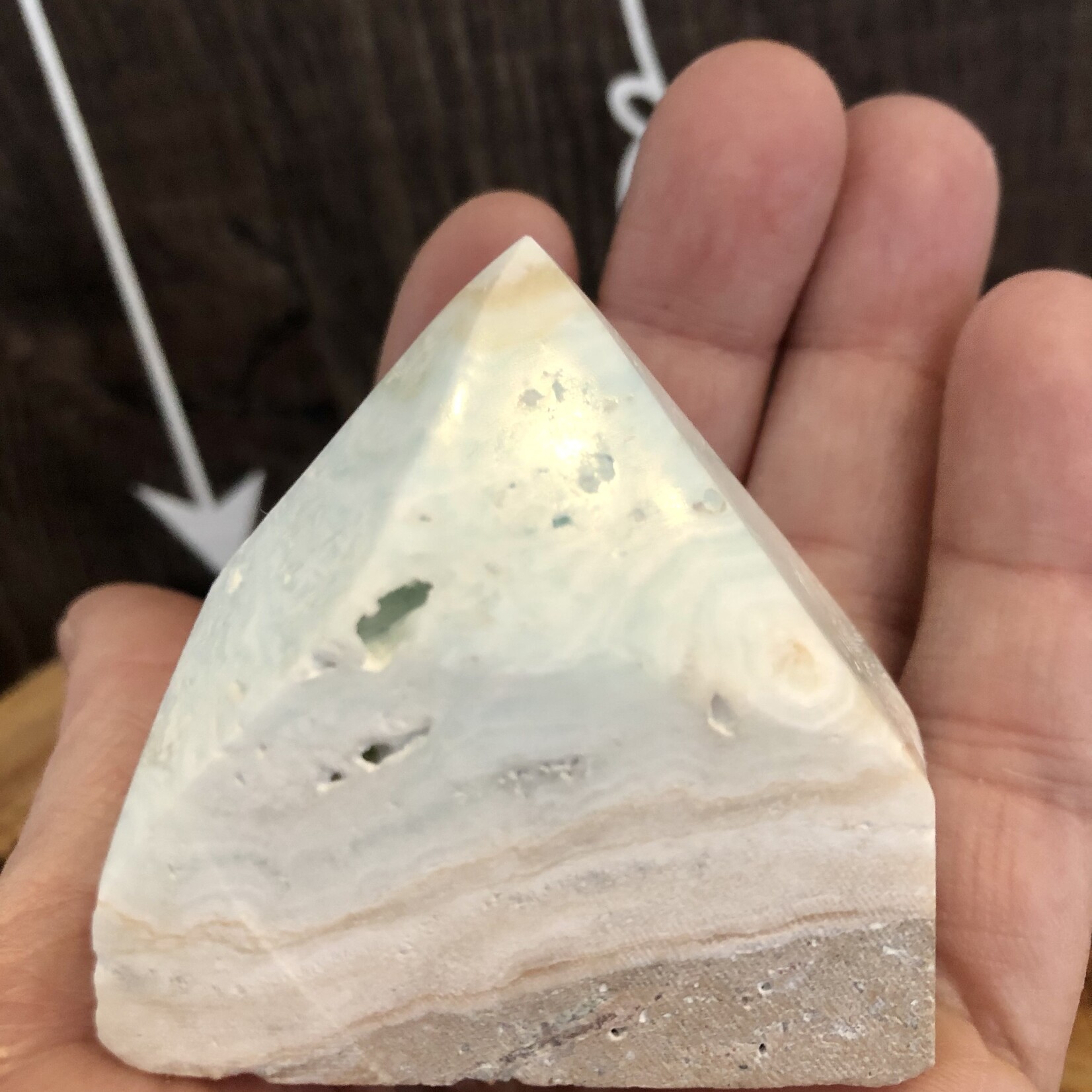 Pyramide de calcite des Caraïbes - Dessus poli, guérison des blessures et des émotions