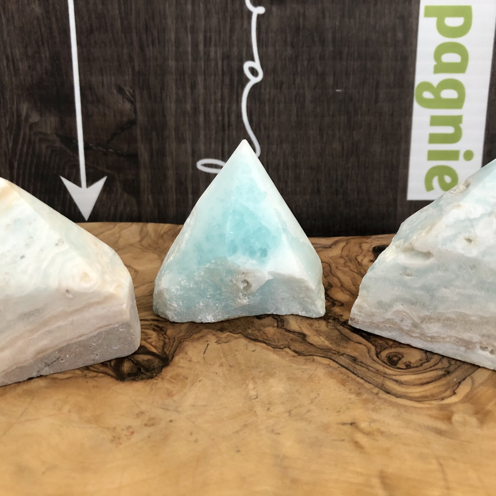 Pyramide de calcite des Caraïbes - Dessus poli, guérison des blessures et des émotions