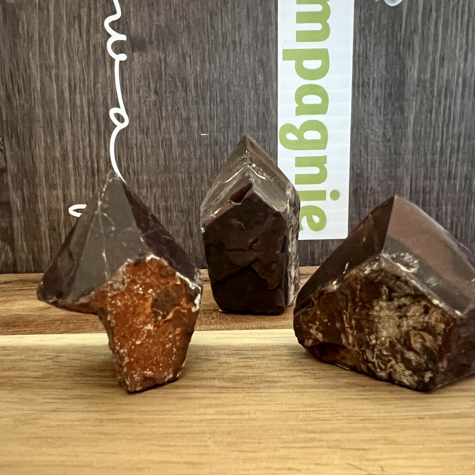 natural red tiger eye polished point, effective against blood disorders, such as anemia, can give physical strength and vitality