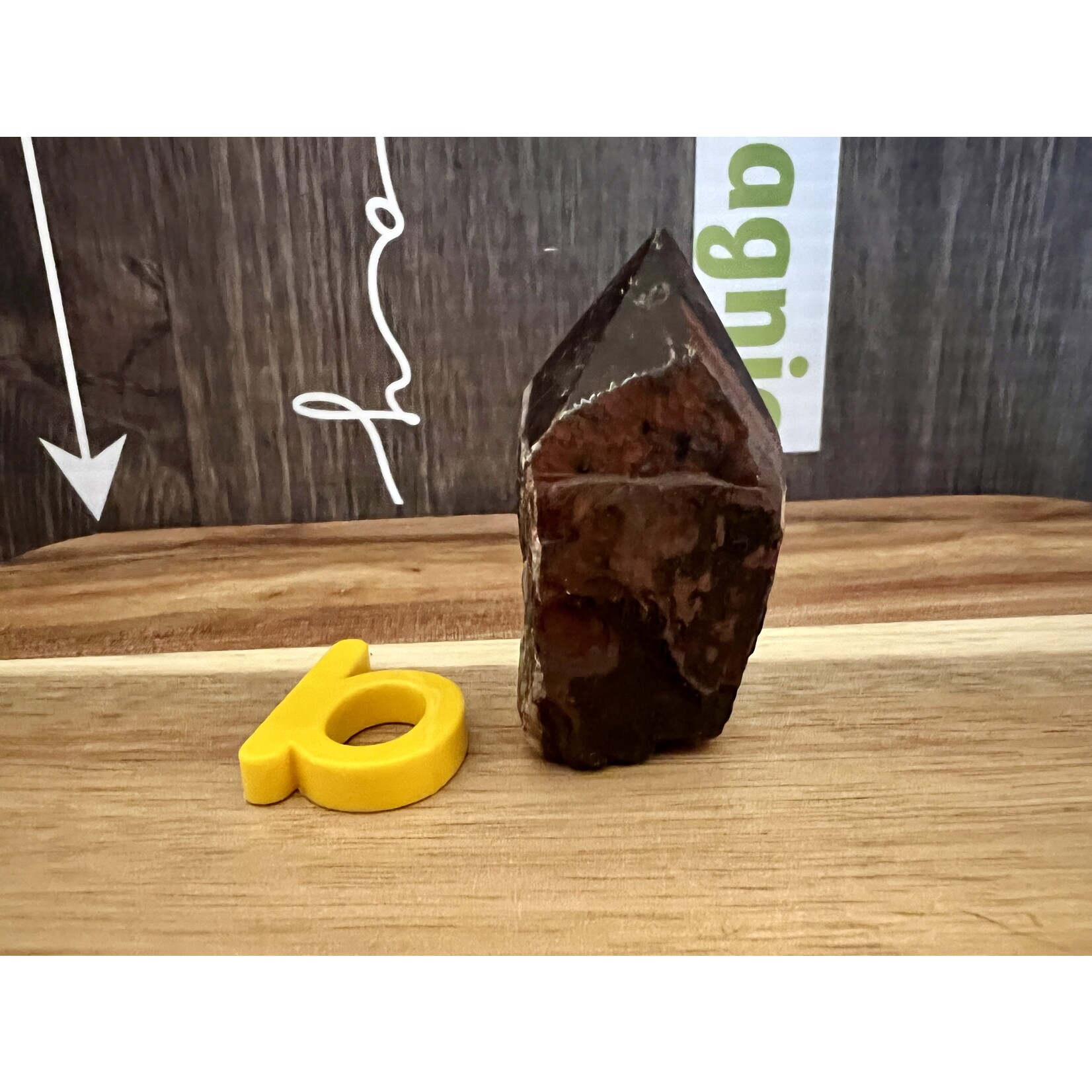 natural red tiger eye polished point, effective against blood disorders, such as anemia, can give physical strength and vitality