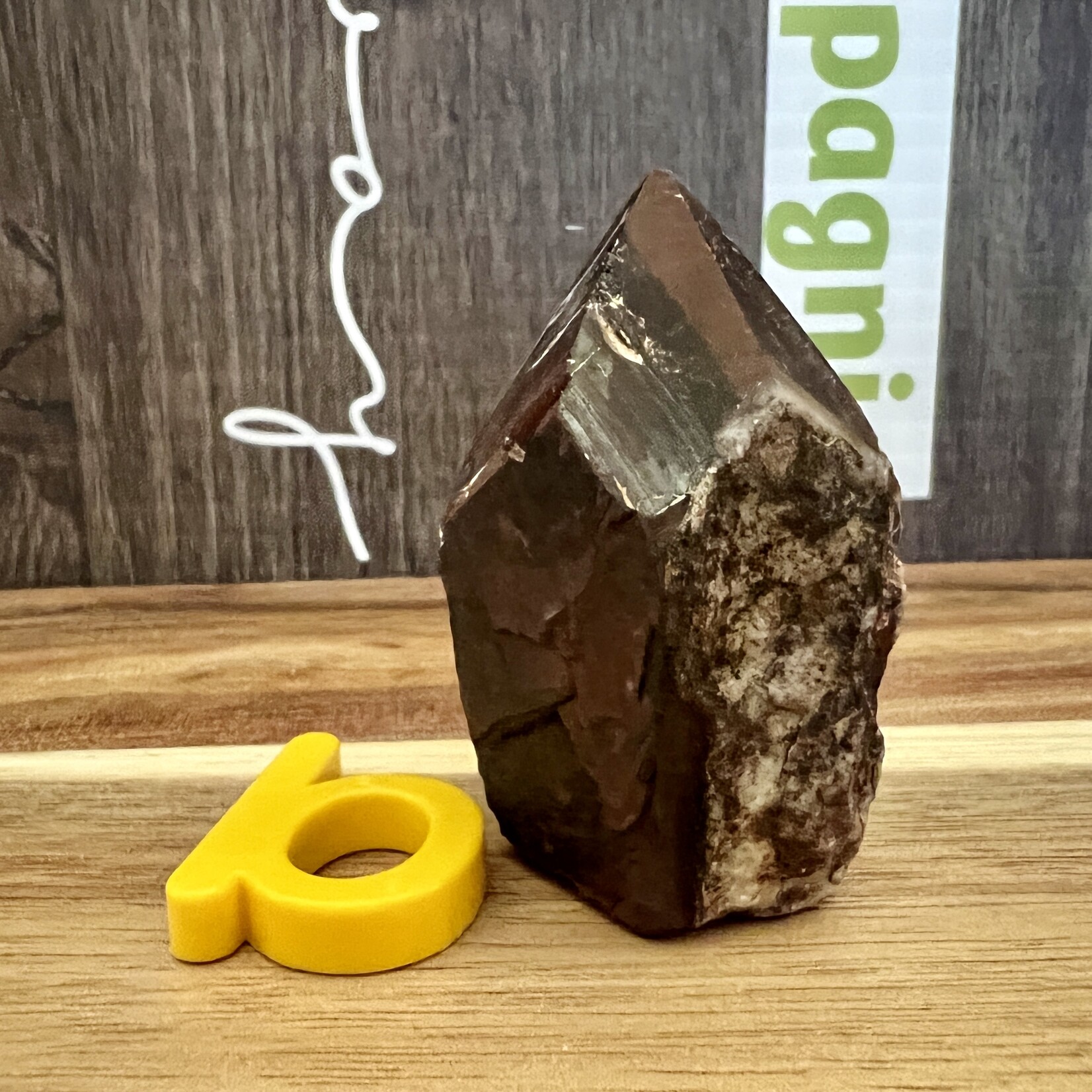 natural red tiger eye polished point, effective against blood disorders, such as anemia, can give physical strength and vitality
